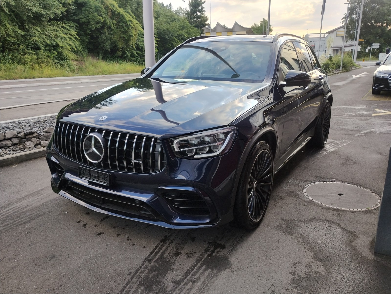 MERCEDES-BENZ GLC 63 S AMG 4Matic 9G-Tronic-image-2