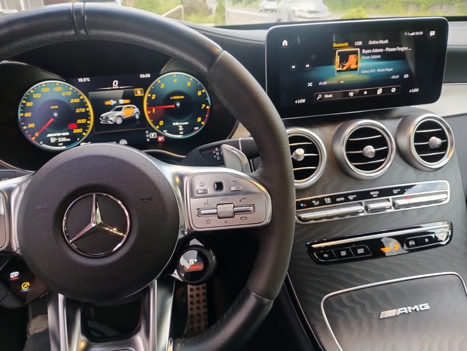 MERCEDES-BENZ GLC 63 S AMG 4Matic 9G-Tronic-image-4