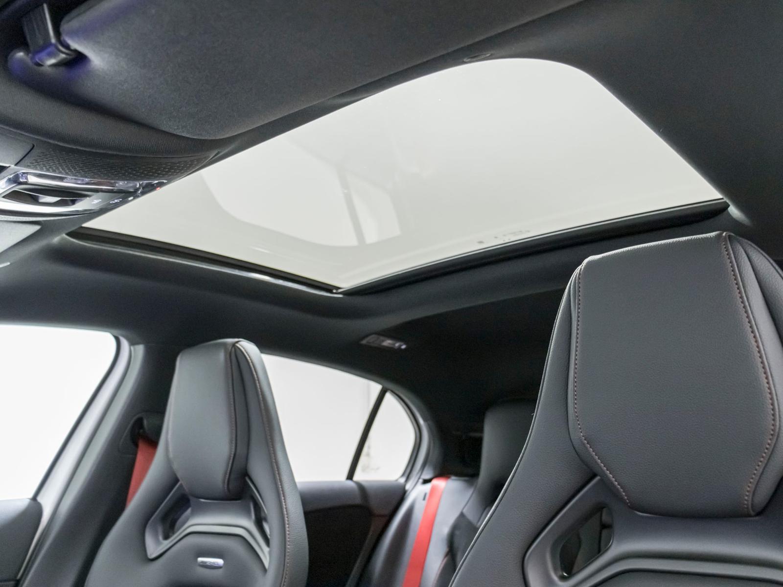 MERCEDES-BENZ A 35 AMG 4MATIC-image-10