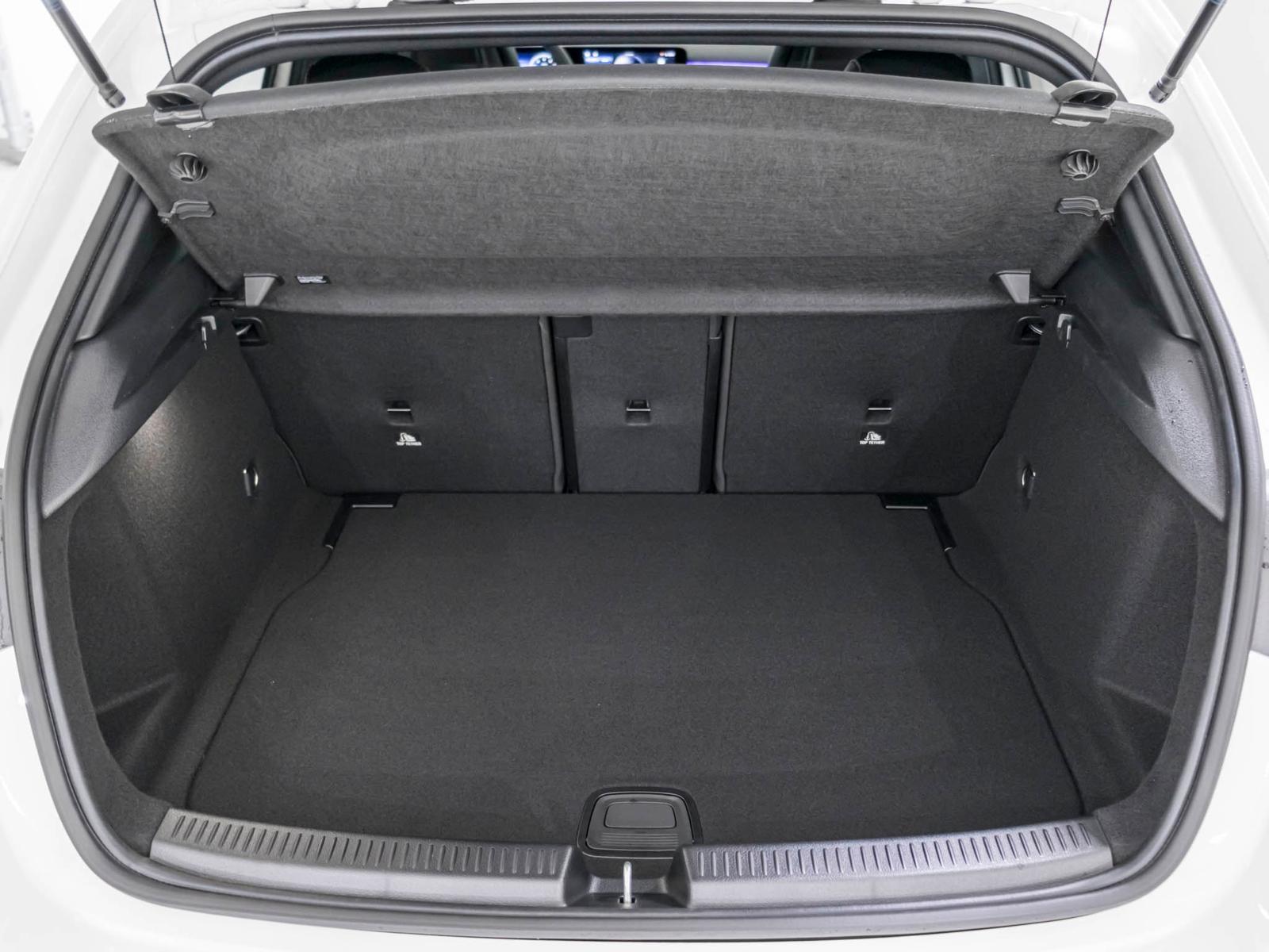MERCEDES-BENZ A 35 AMG 4MATIC-image-12