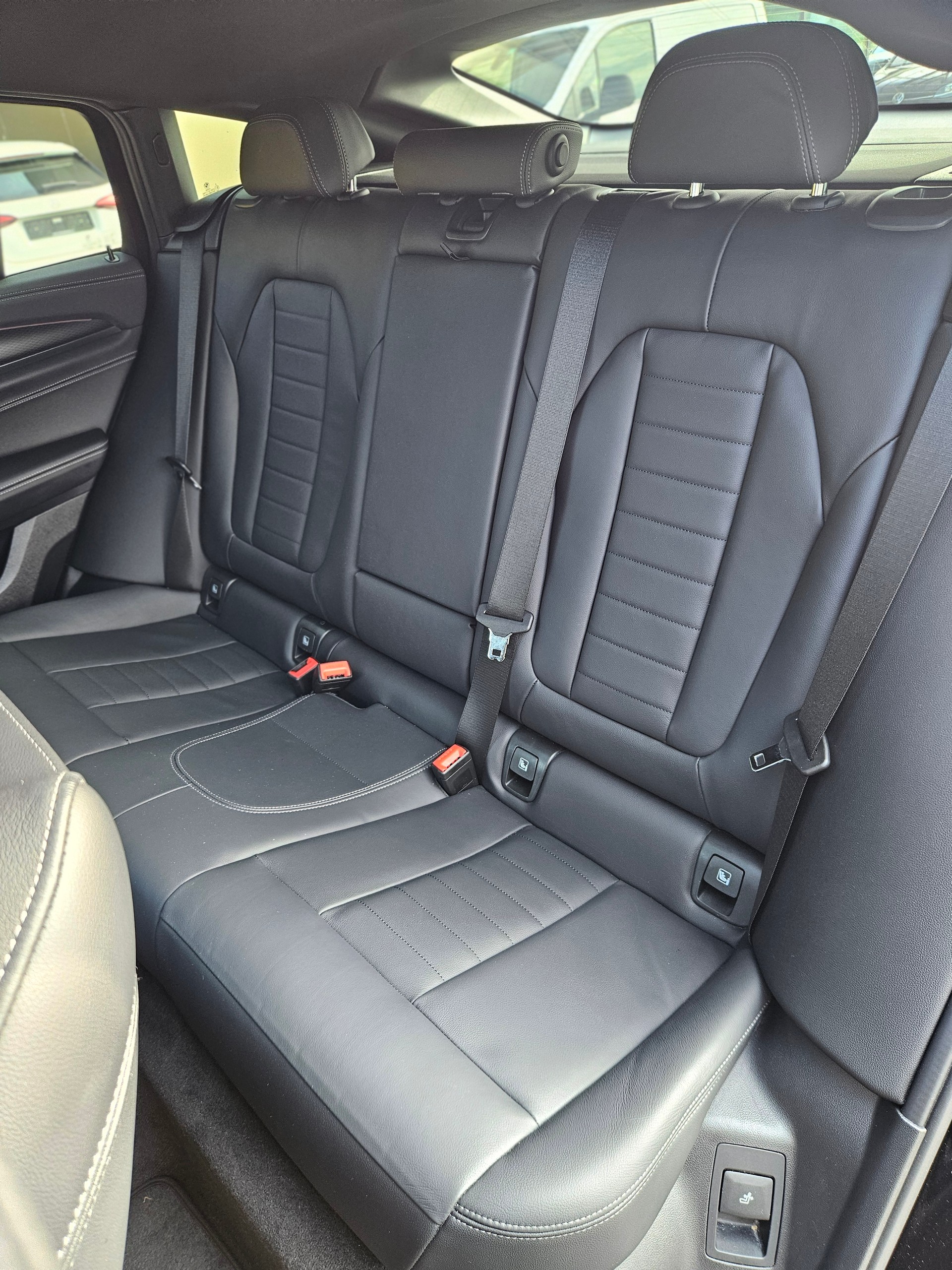 BMW X4 xDrive 48V M40d Steptronic-image-8