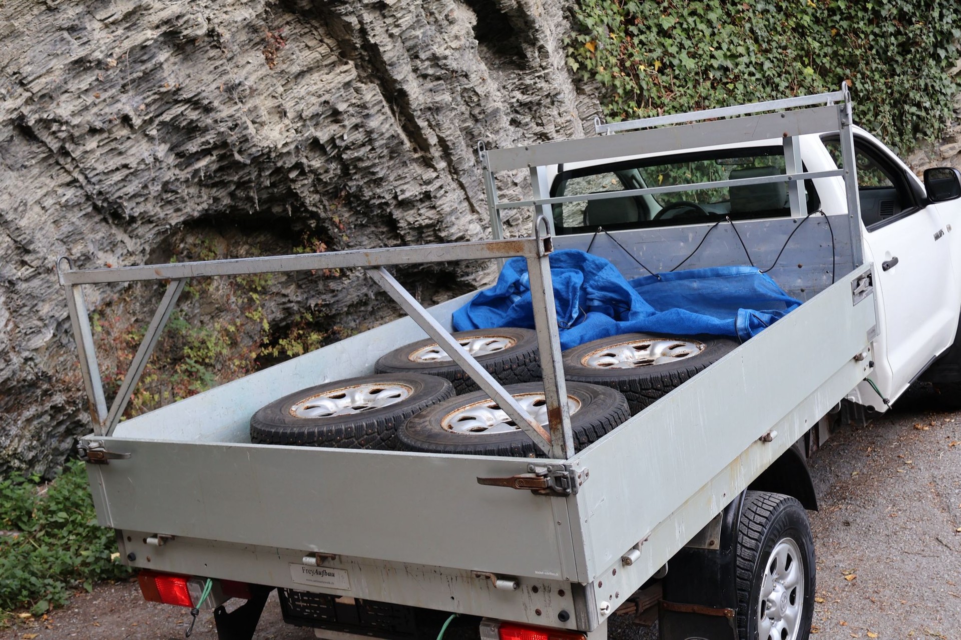 TOYOTA Hilux 4x4 SingleCab LineaTerra-image-7