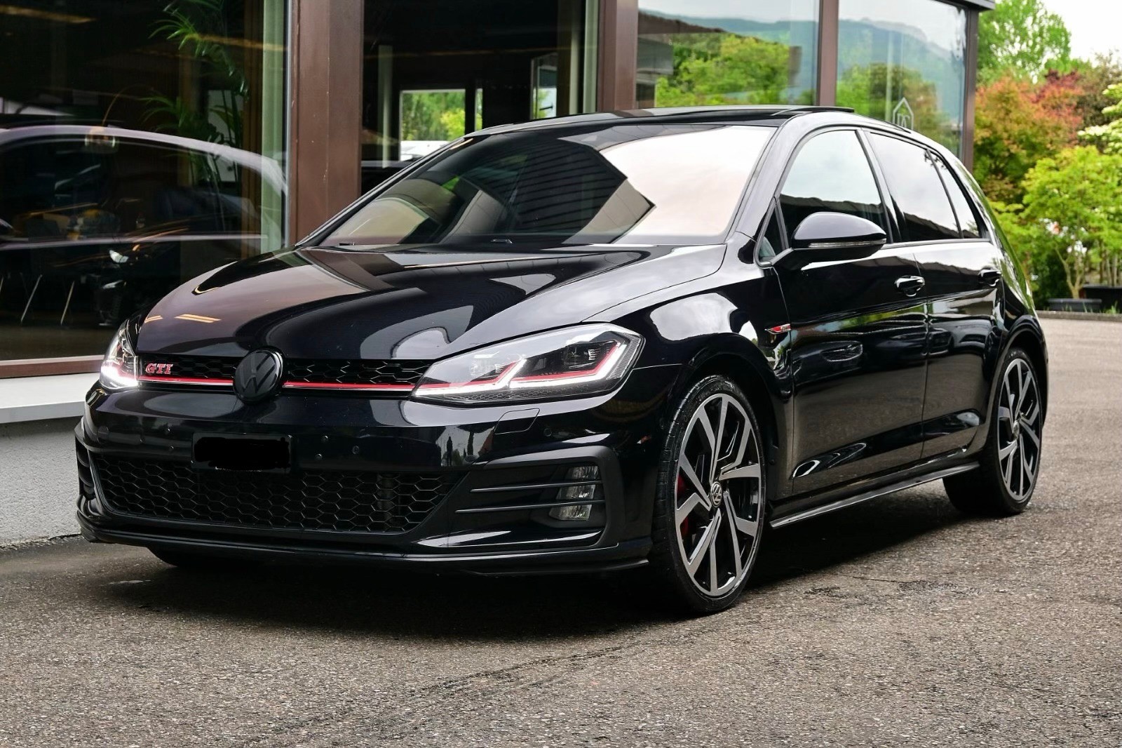 VW Golf 2.0 TSI GTI Performance DSG-image-1