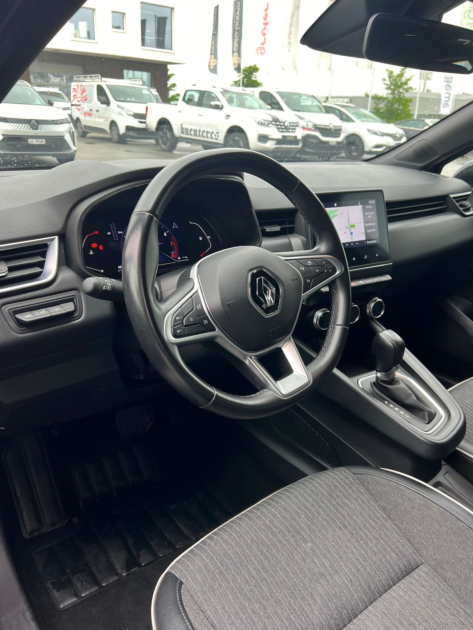 RENAULT Clio 1.0 TCe Intens CVT-image-3