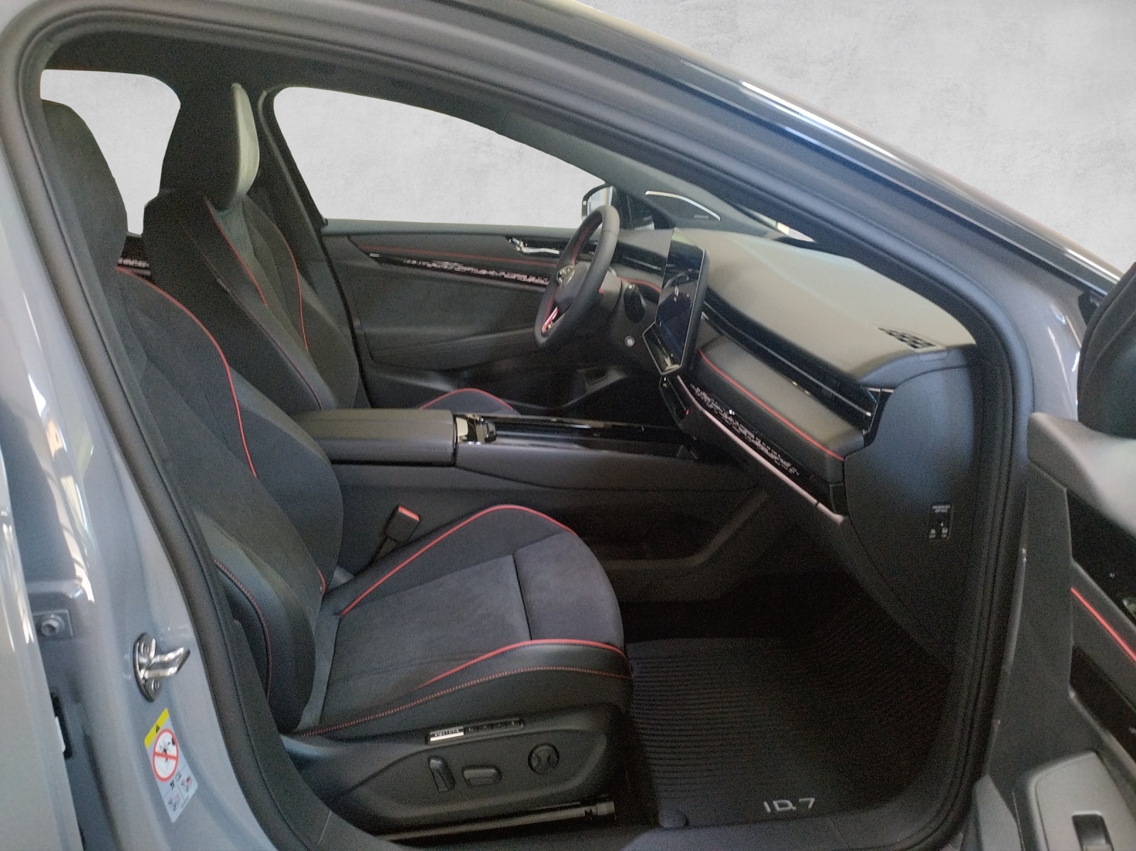 VW ID.7 Tourer GTX 86 kWh GTX United 4 Motion-image-9