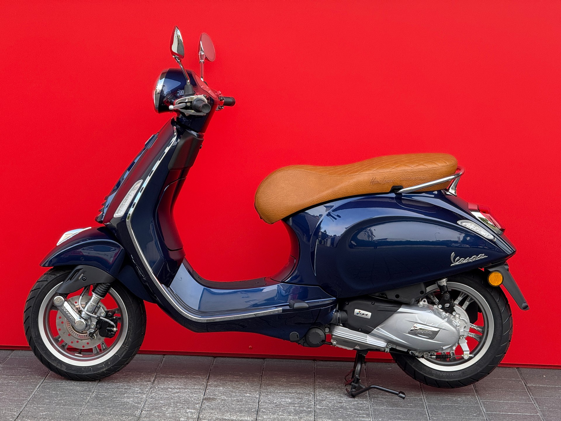 PIAGGIO Vespa 125 Primavera ABS Celebrate 40th MY26-image-2