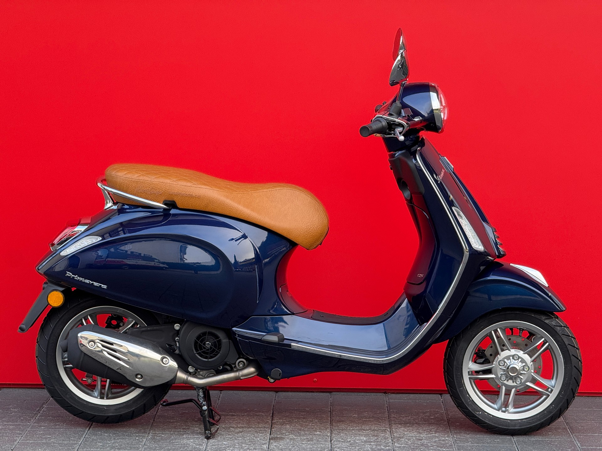PIAGGIO Vespa 125 Primavera ABS Celebrate 40th-showroom-element-3
