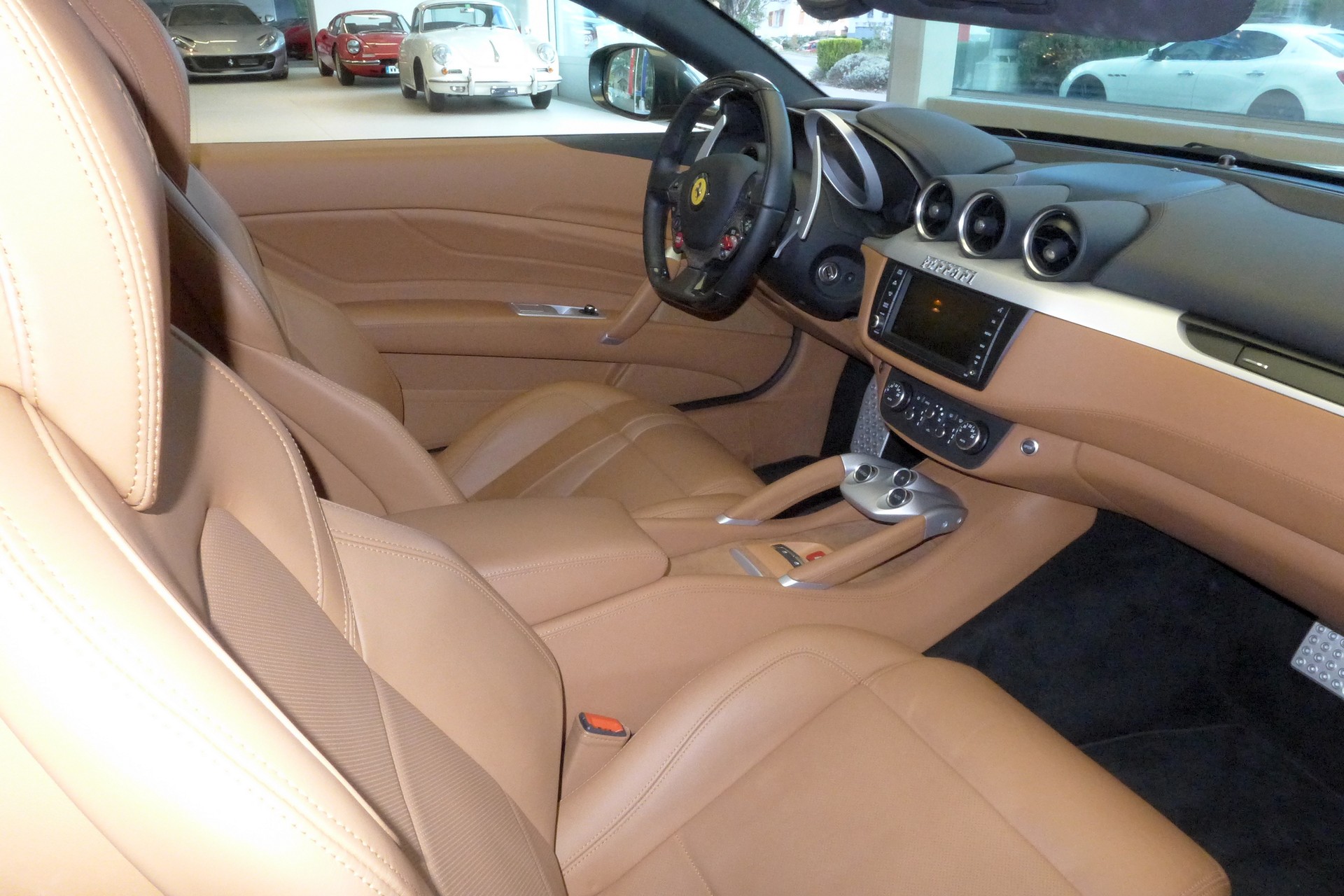 FERRARI FF Toit panoramique / Glasdach-image-11