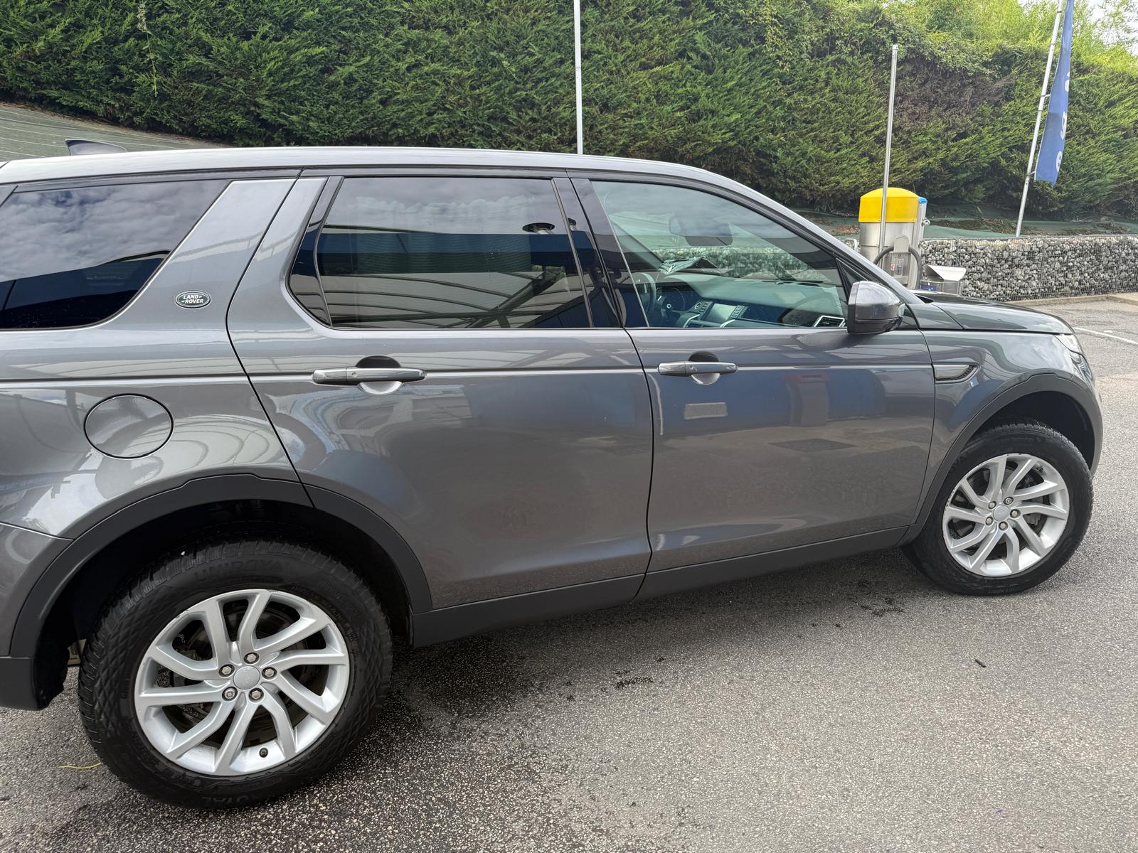 LAND ROVER Discovery Sport 2.0 TD4 Advantage AT9-image-3