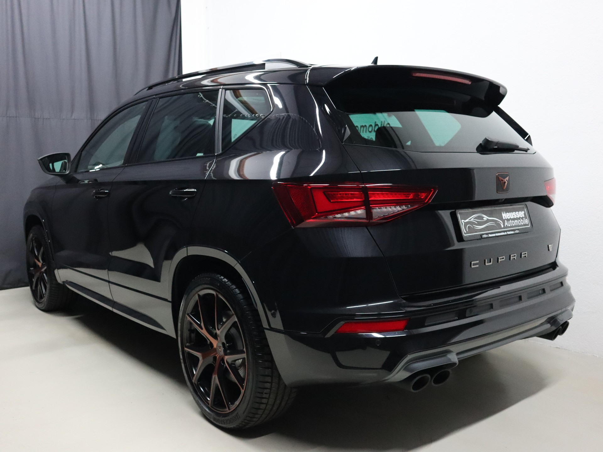 CUPRA Ateca 2.0TSI VZ 4Drive DSG - Panorama - Navi - Beats - Sportsitze - 360° Kamera - AHK - 300 PS-showroom-element-3