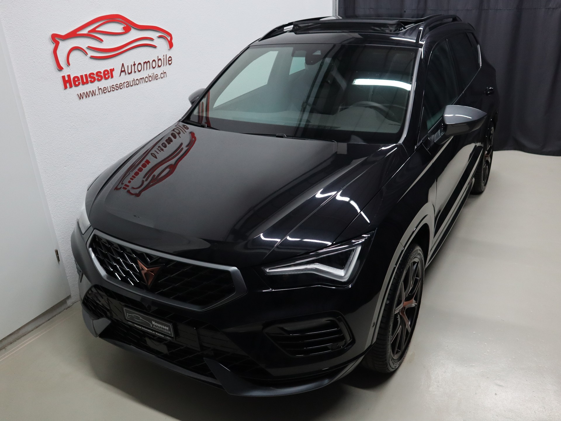 CUPRA Ateca 2.0TSI VZ 4Drive DSG - Panorama - Navi - Beats - Sportsitze - 360° Kamera - AHK - 300 PS-showroom-element-2