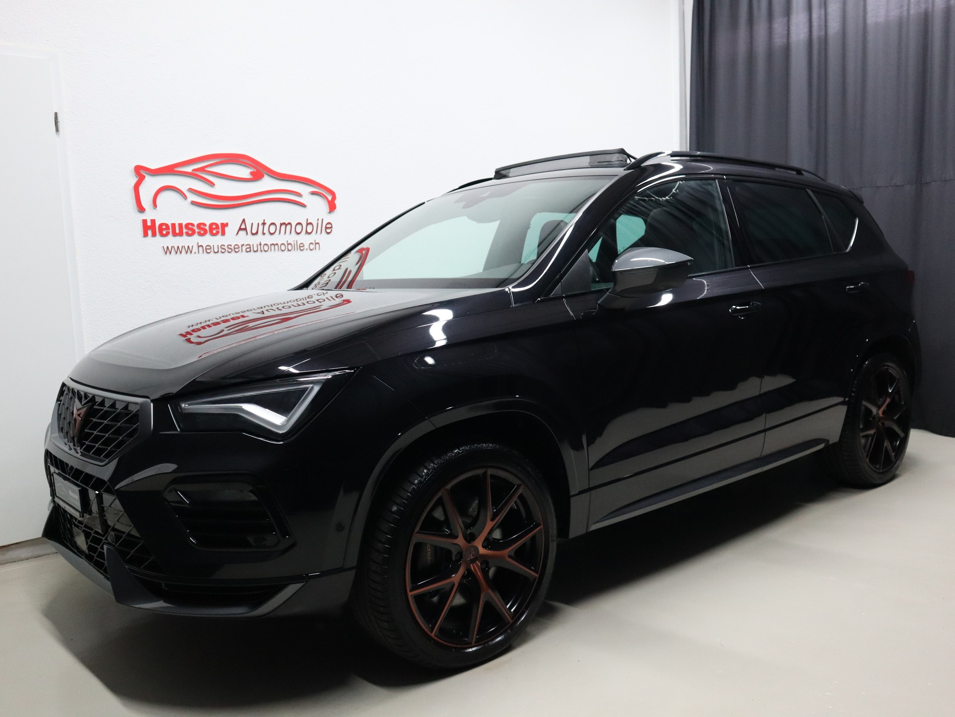 CUPRA Ateca 2.0TSI VZ 4Drive DSG - Panorama - Navi - Beats - Sportsitze - 360° Kamera - AHK - 300 PS-showroom-element-1