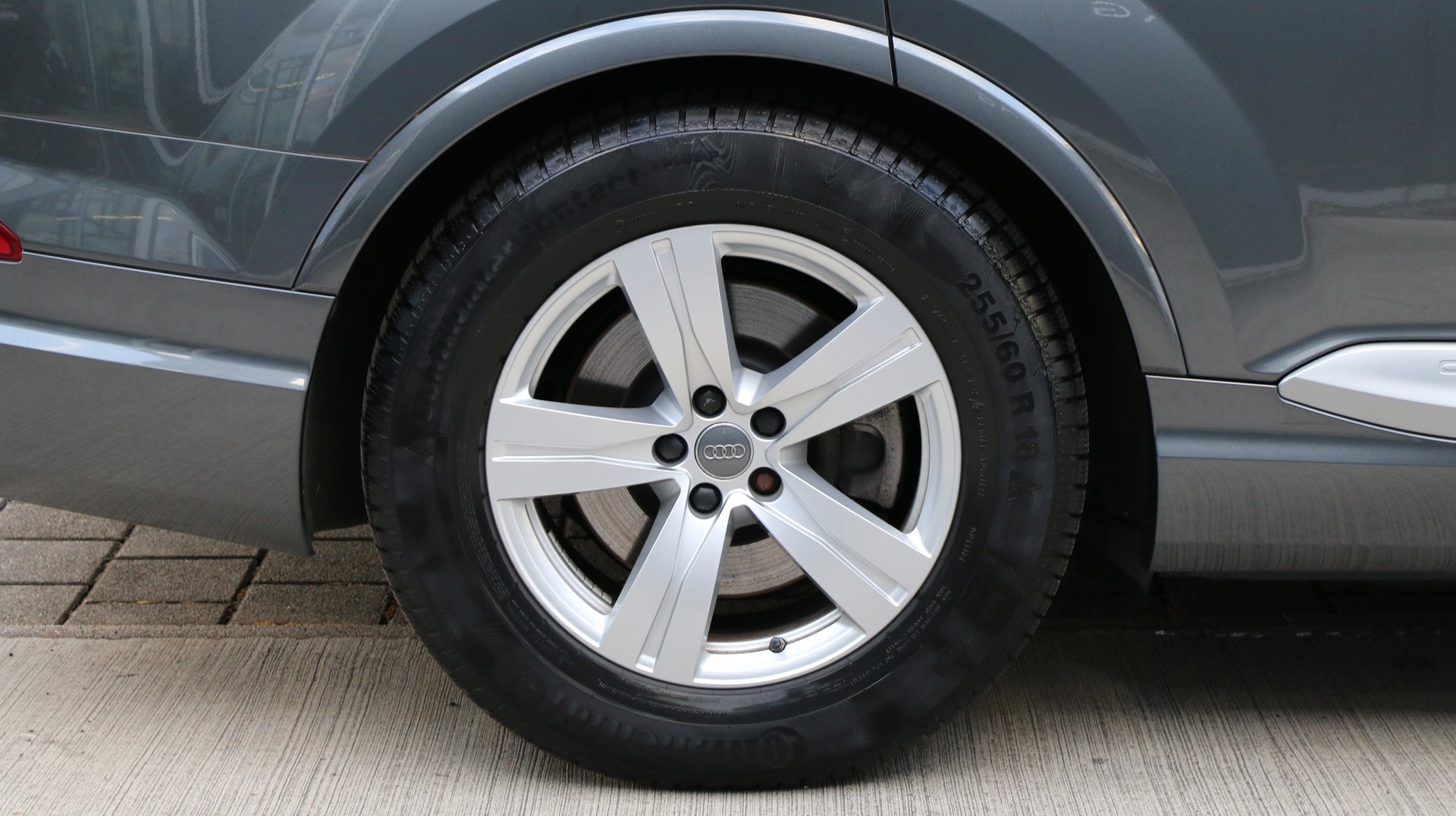 AUDI Q7 3.0 TFSI quattro-image-21