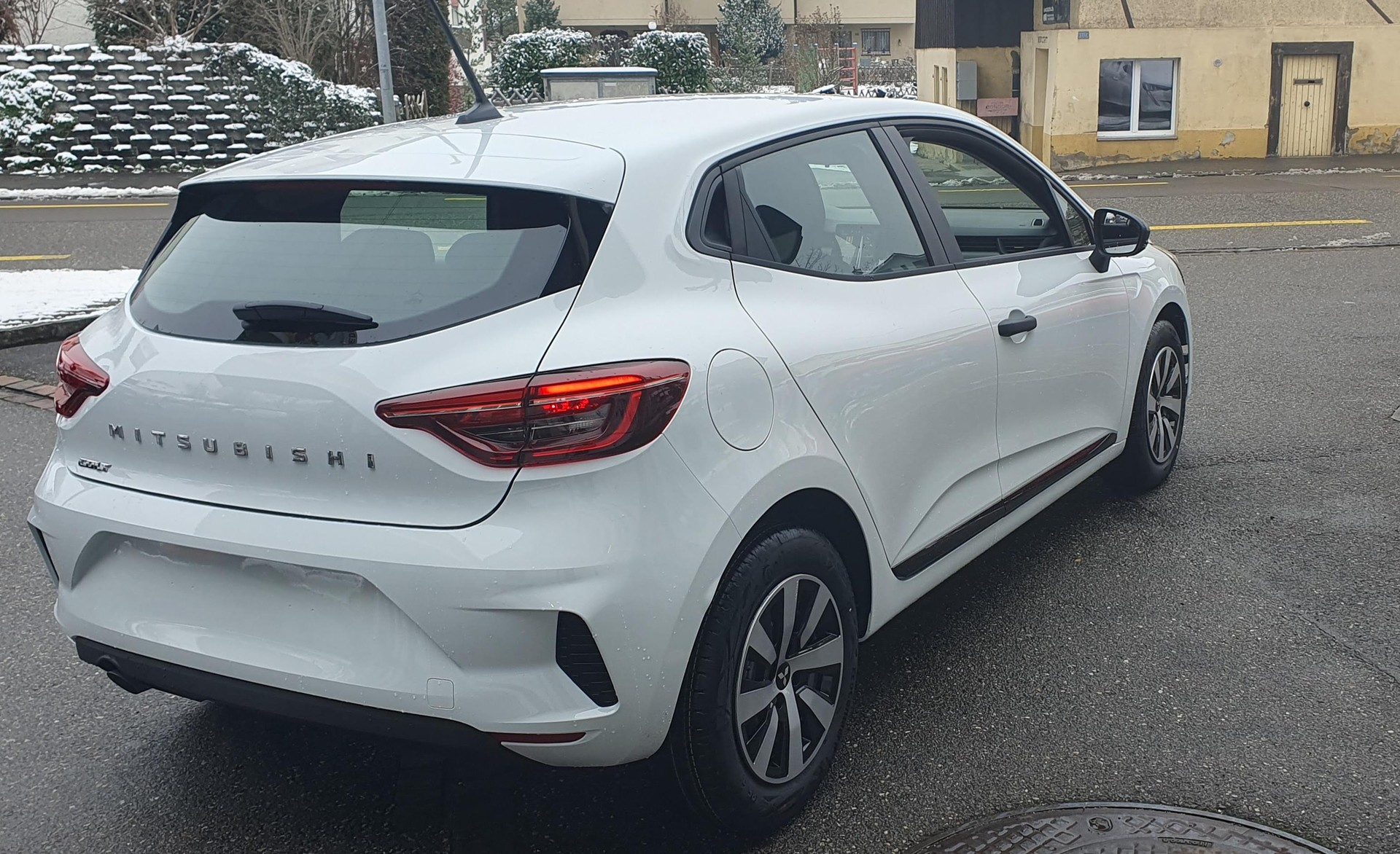 MITSUBISHI COLT 1.0 Jubilé50 (512)-image-2