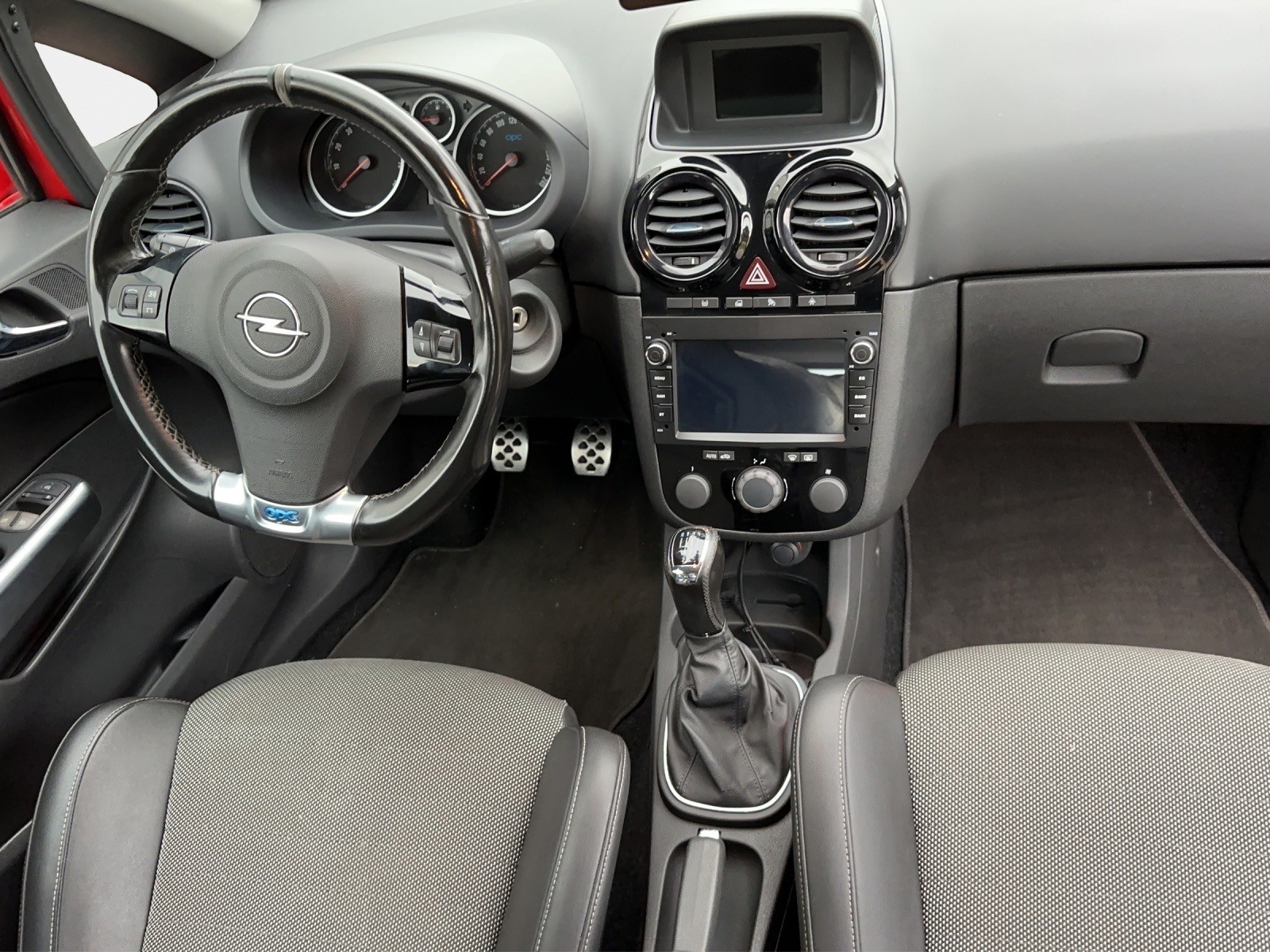 OPEL Corsa 1.6 Turbo OPC-image-9