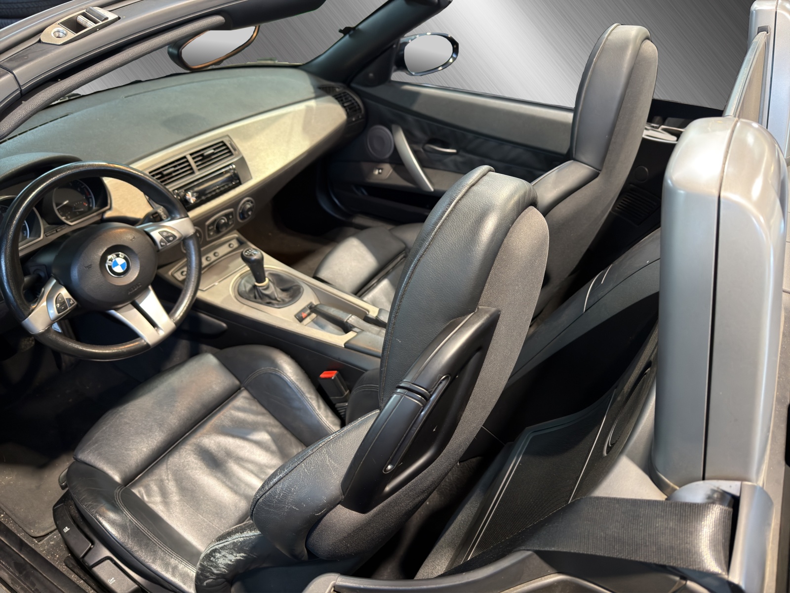 BMW Z4 2.2i Roadster-image-13