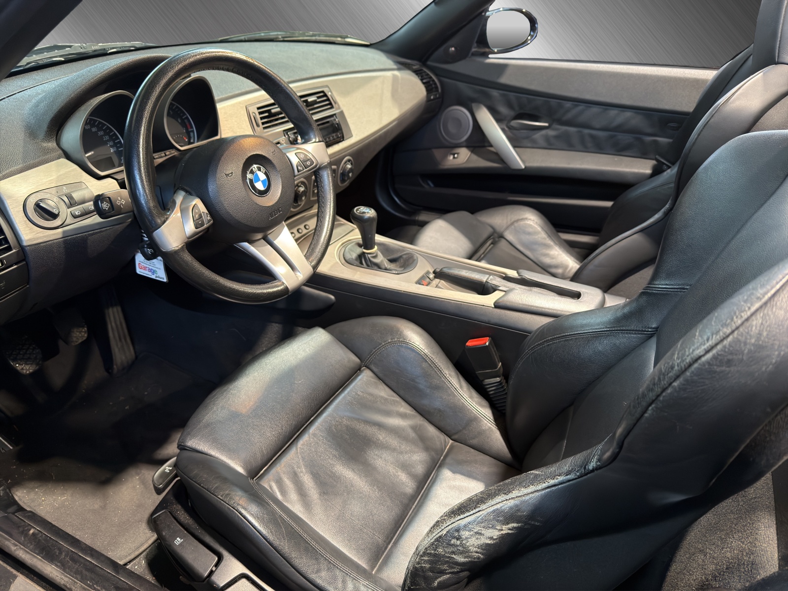BMW Z4 2.2i Roadster-image-8