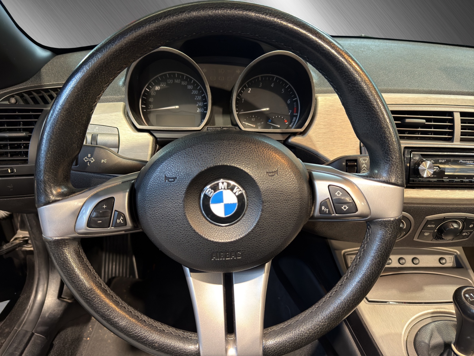 BMW Z4 2.2i Roadster-image-9