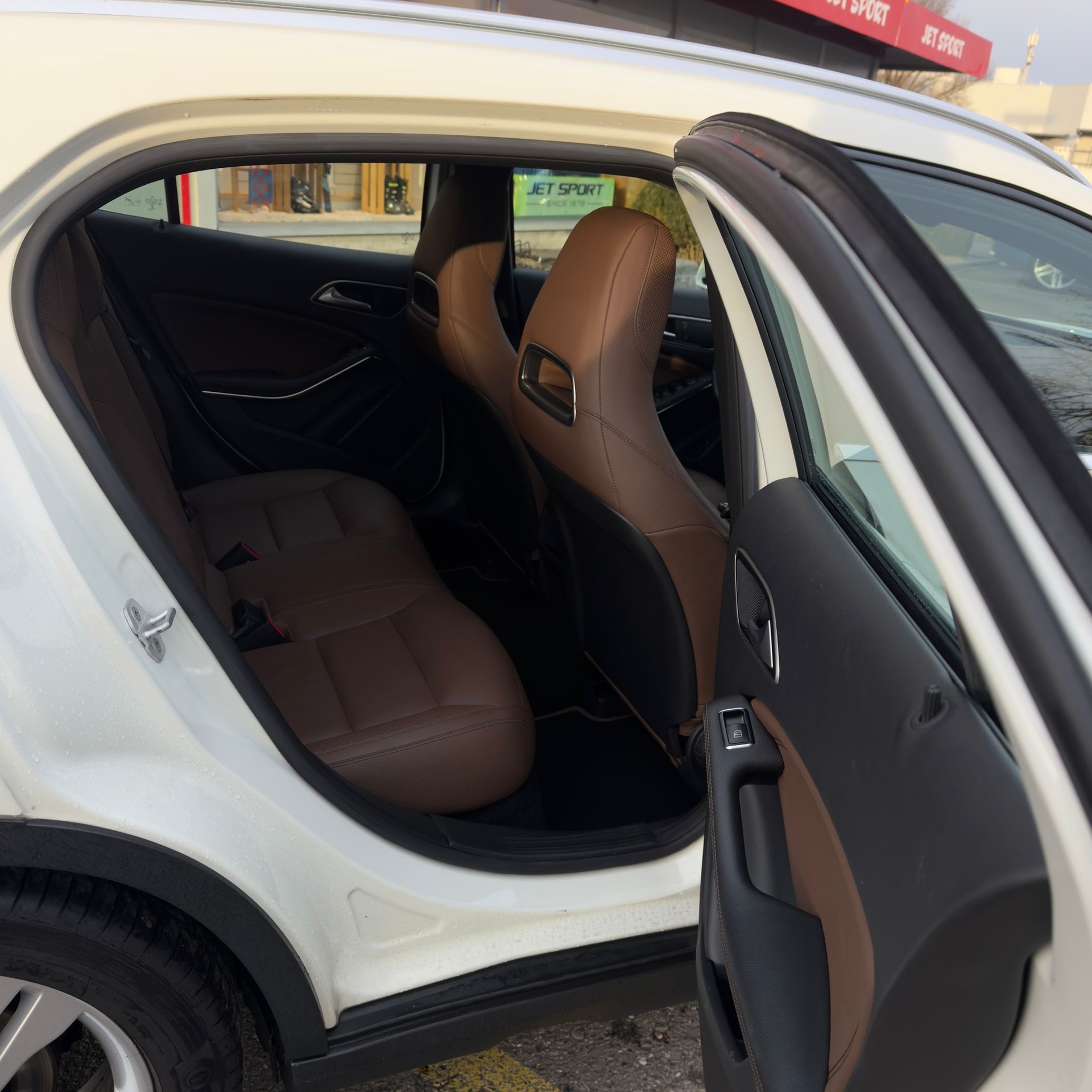 MERCEDES-BENZ GLA 250 Urban 4Matic 7G-DCT-image-7
