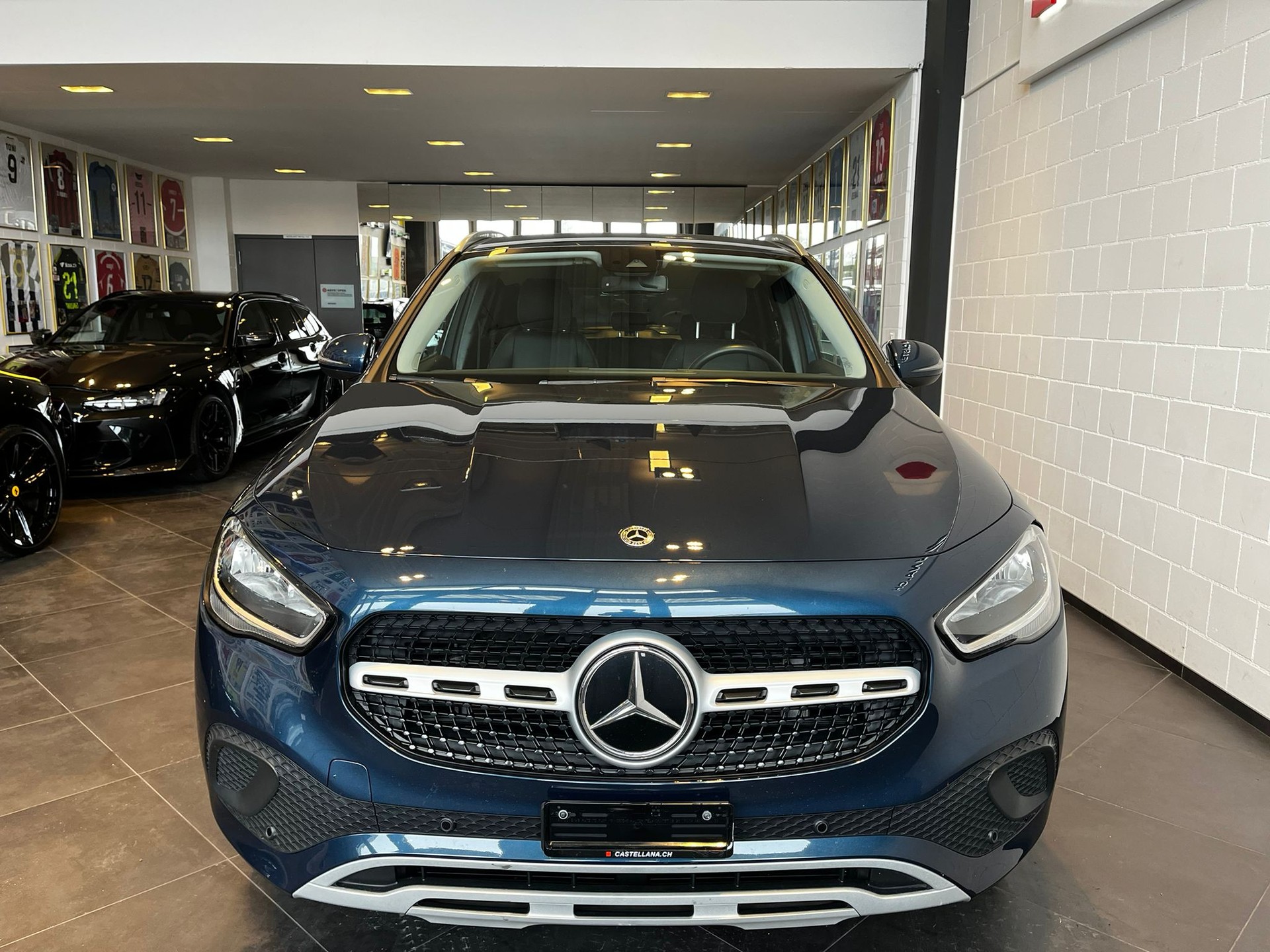 MERCEDES-BENZ GLA 180 7G-DCT-image-1
