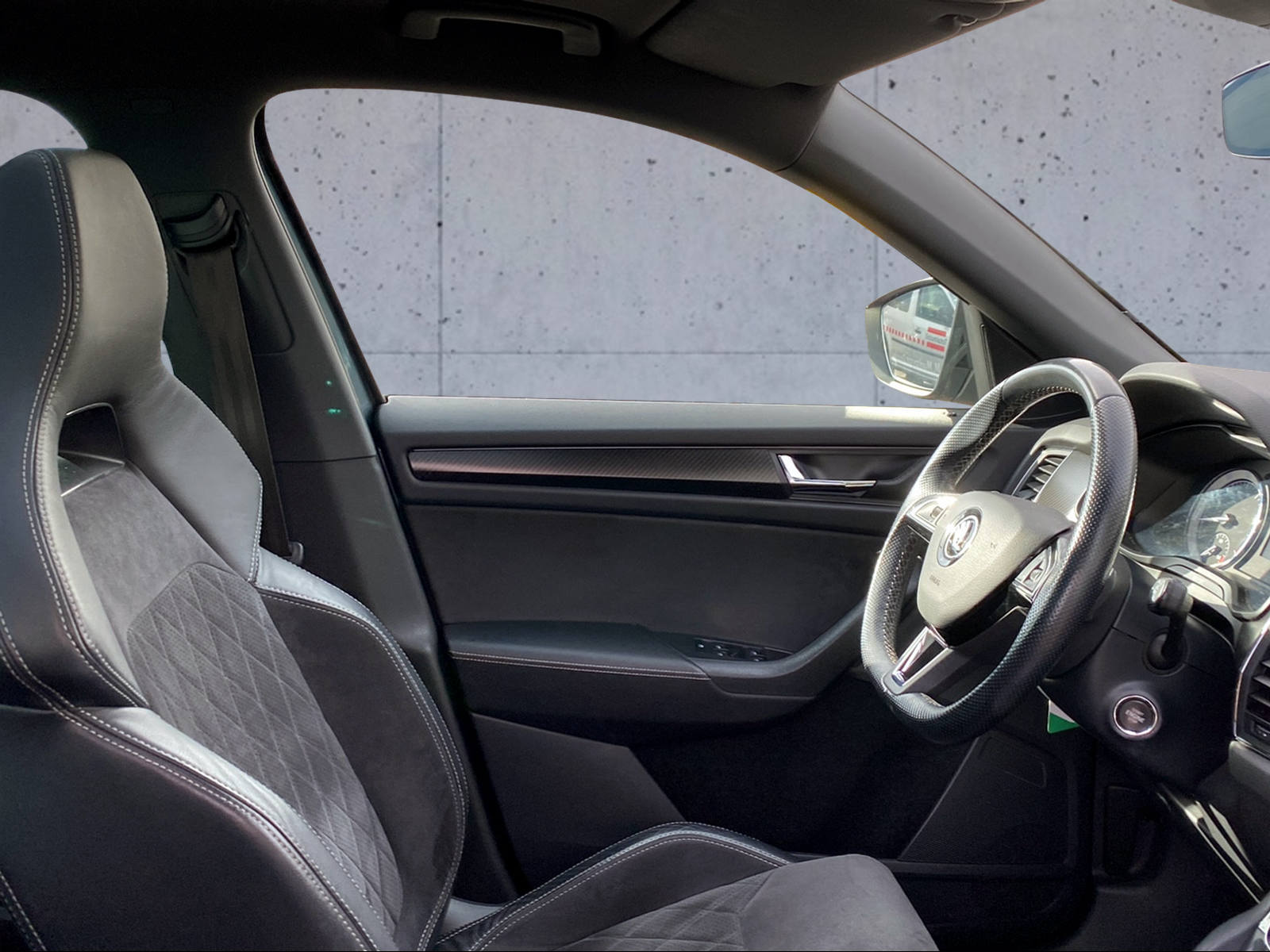 SKODA Kodiaq 2.0 TSI 4x4 Sport Line-image-8