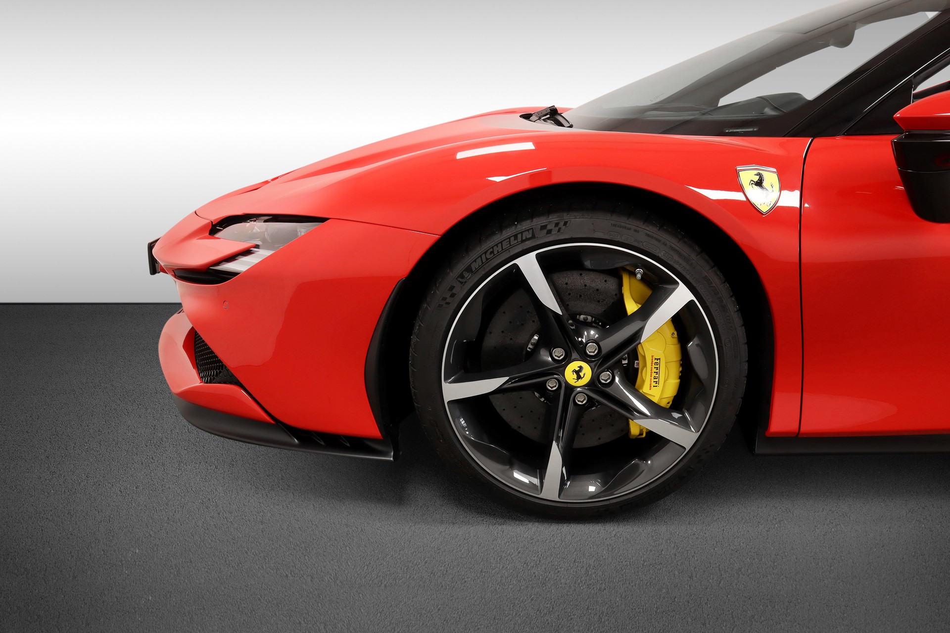 FERRARI SF90 Spider-image-8