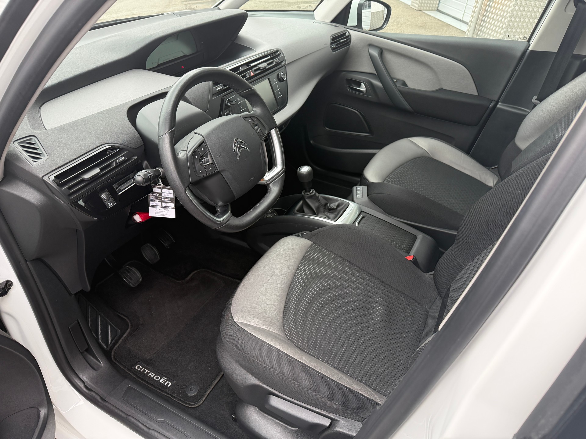 CITROEN C4 Picasso 1.2 Pure Tech Séduction-image-4