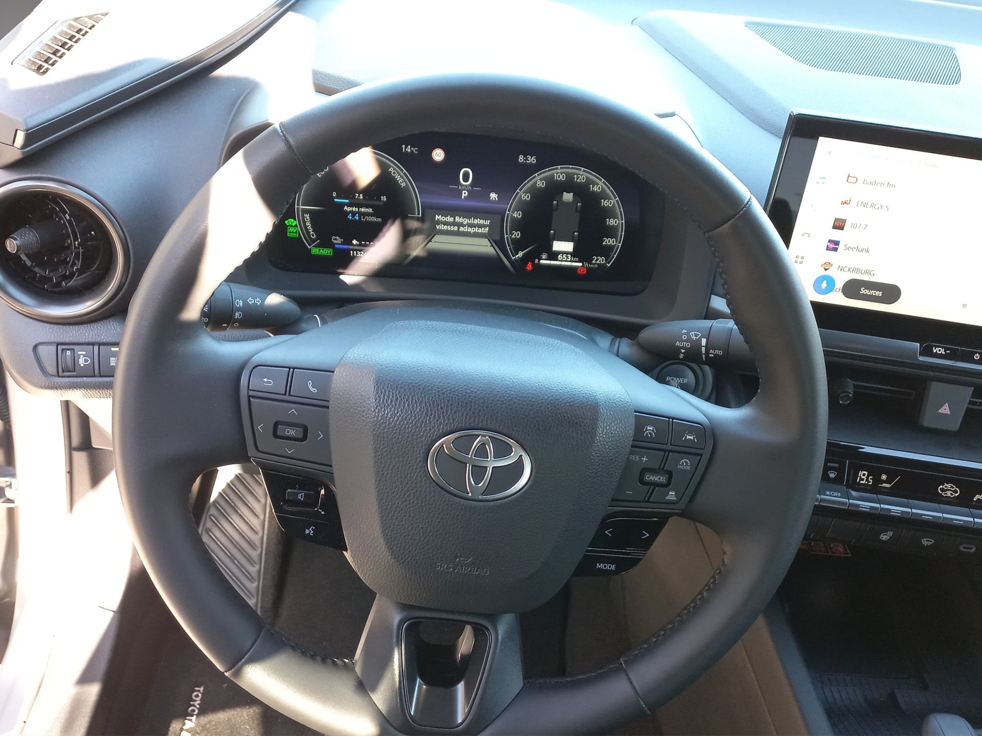 TOYOTA C-HR 2.0 PHEV CVT Swiss Edition-image-7