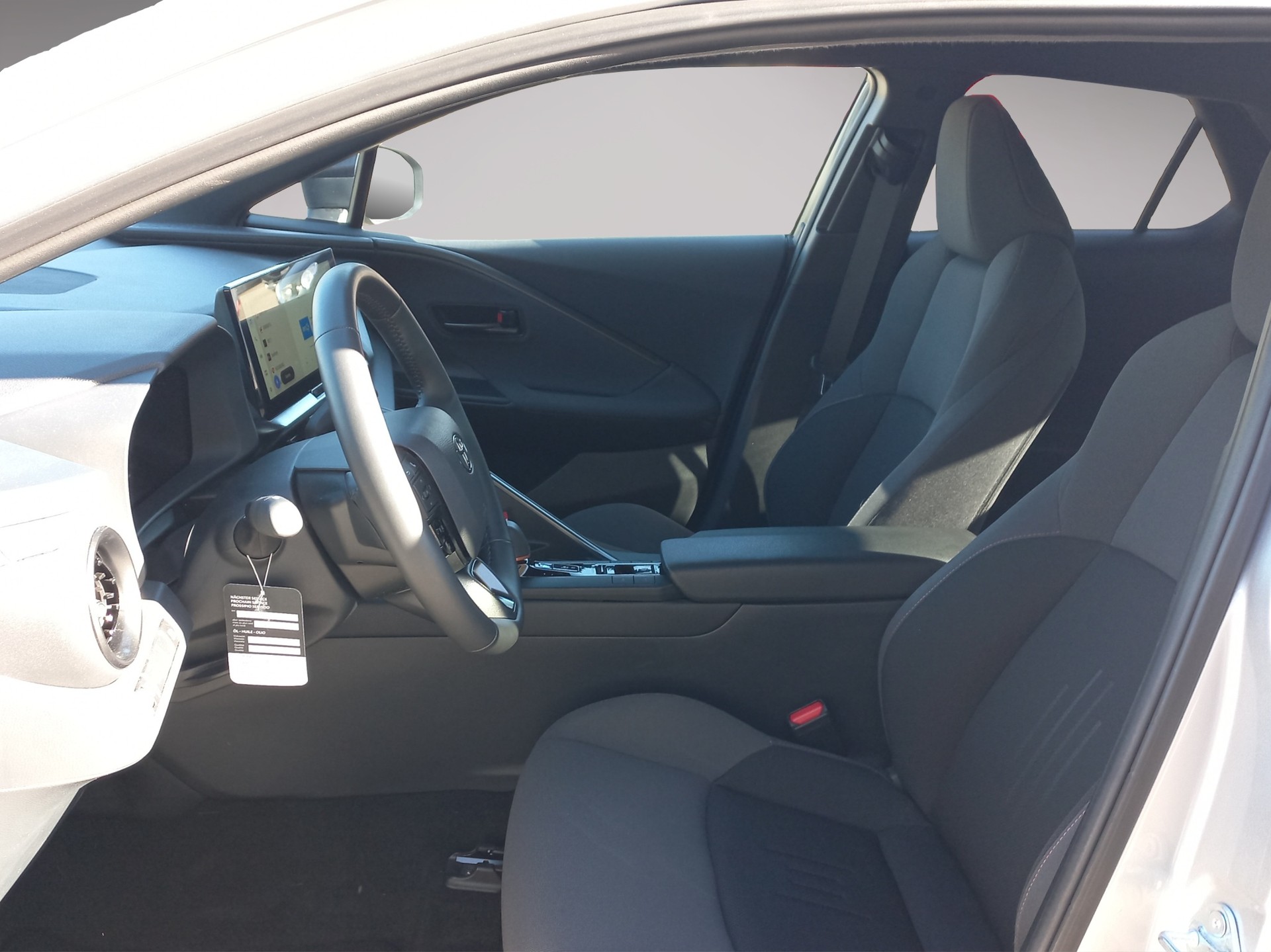 TOYOTA C-HR 2.0 PHEV CVT Swiss Edition-image-6