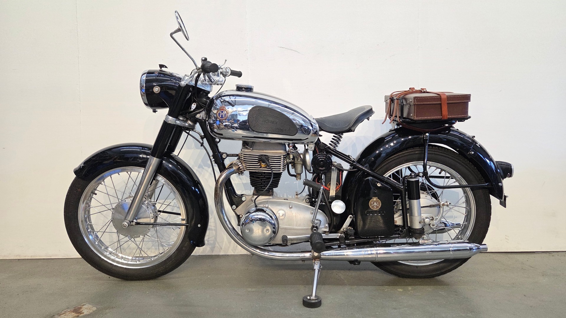 HOREX Regina 06 400-showroom-element-1