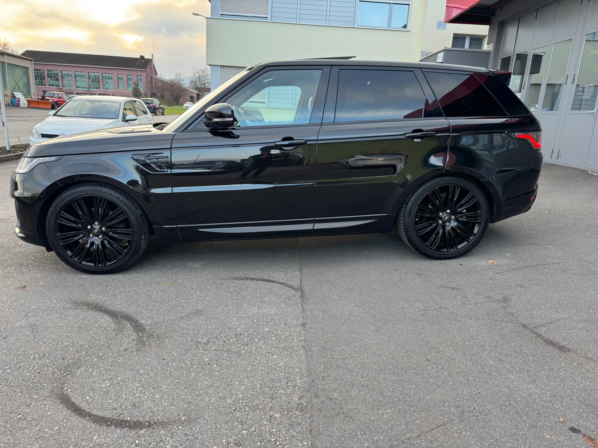 LAND ROVER Range Rover Sport 3.0 TDV6 SE Automatic-image-6
