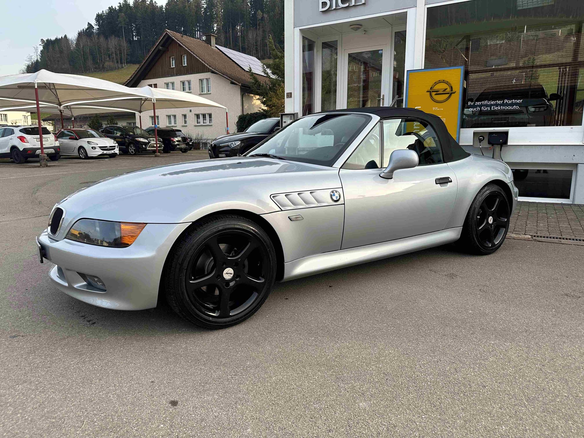 BMW Z3 1.8i Roadster-showroom-element-2