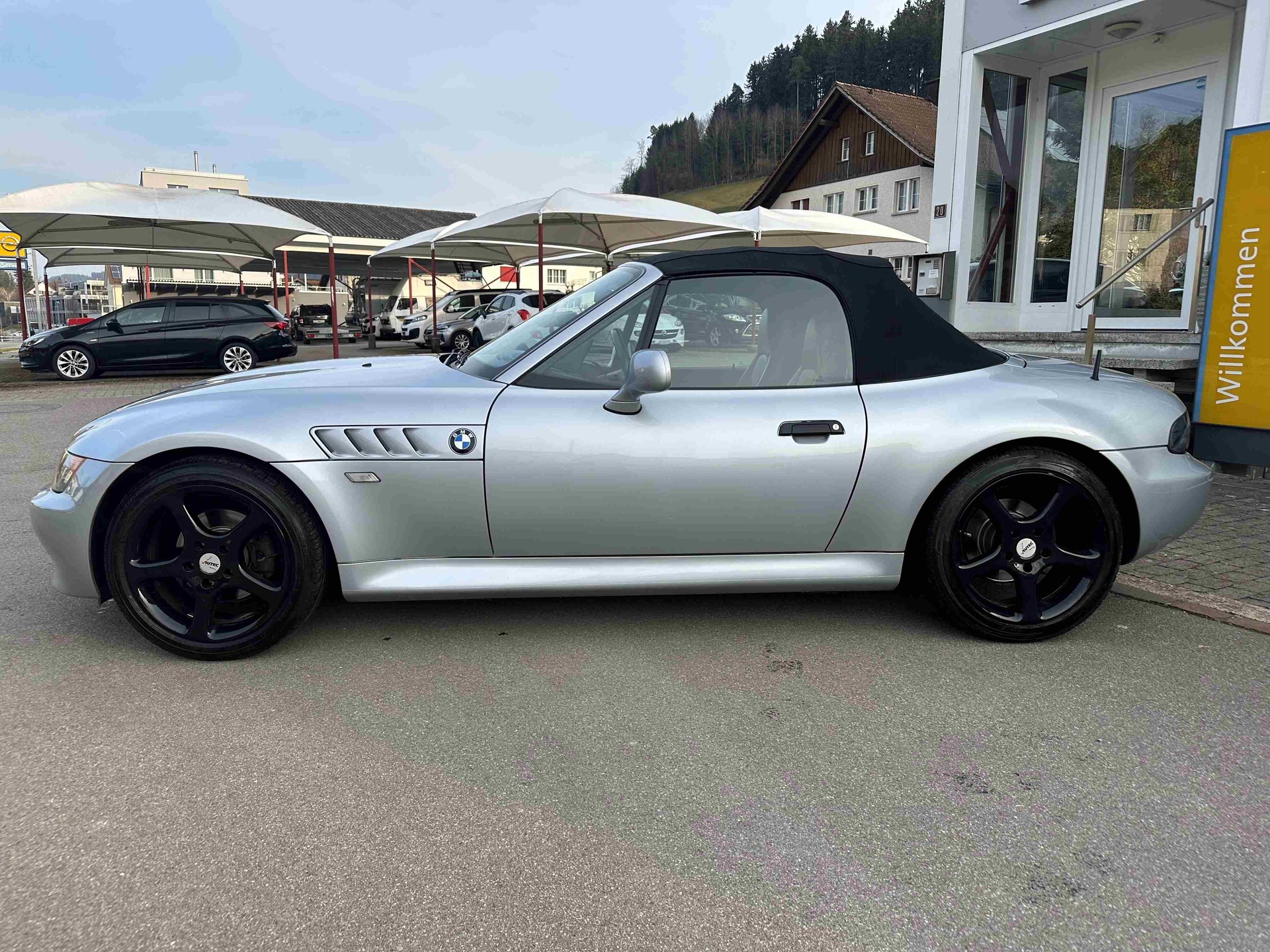 BMW Z3 1.8i Roadster-showroom-element-3