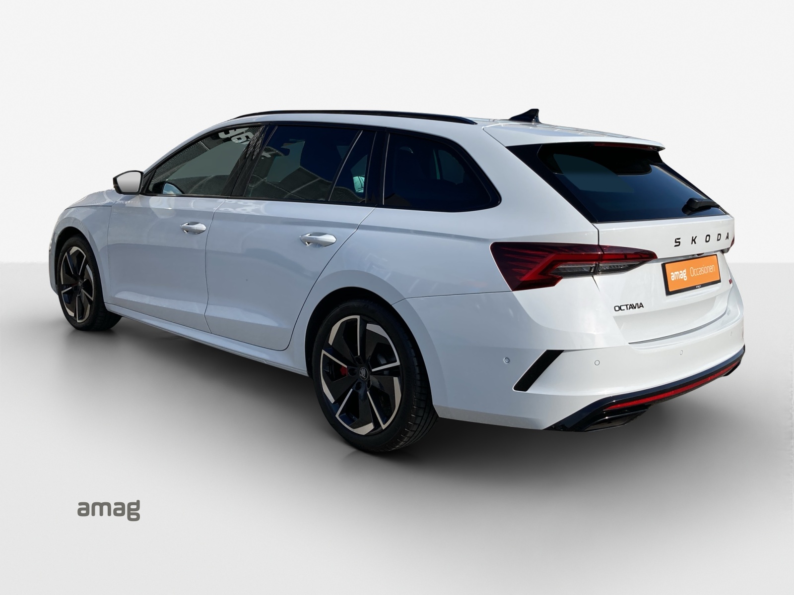 SKODA Octavia Combi 2.0 TSI DSG RS-image-2