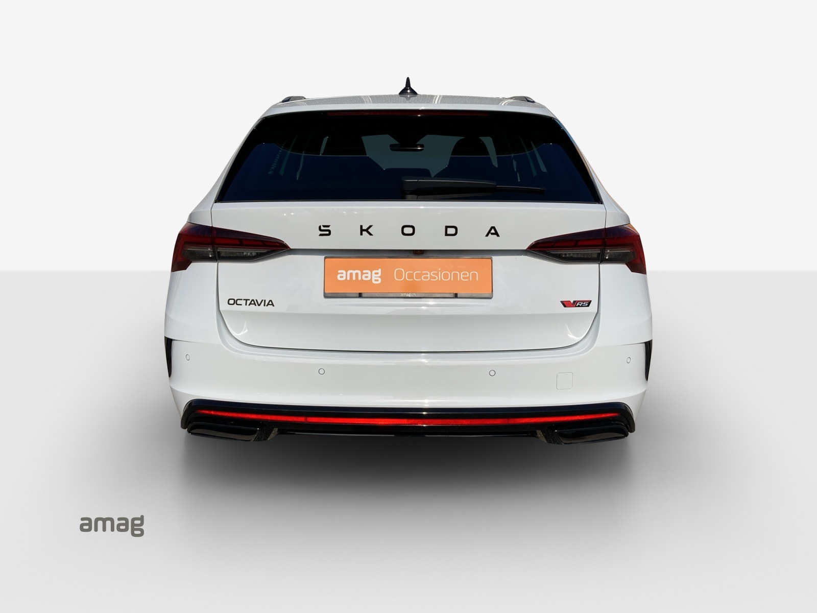 SKODA Octavia Combi 2.0 TSI DSG RS-image-3