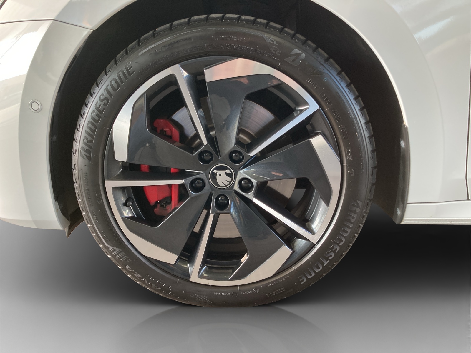 SKODA Octavia Combi 2.0 TSI DSG RS-image-15