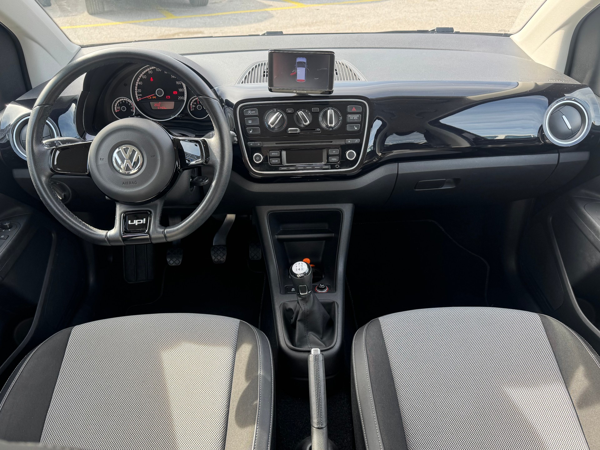 VW Up 1.0 BMT high up-image-9