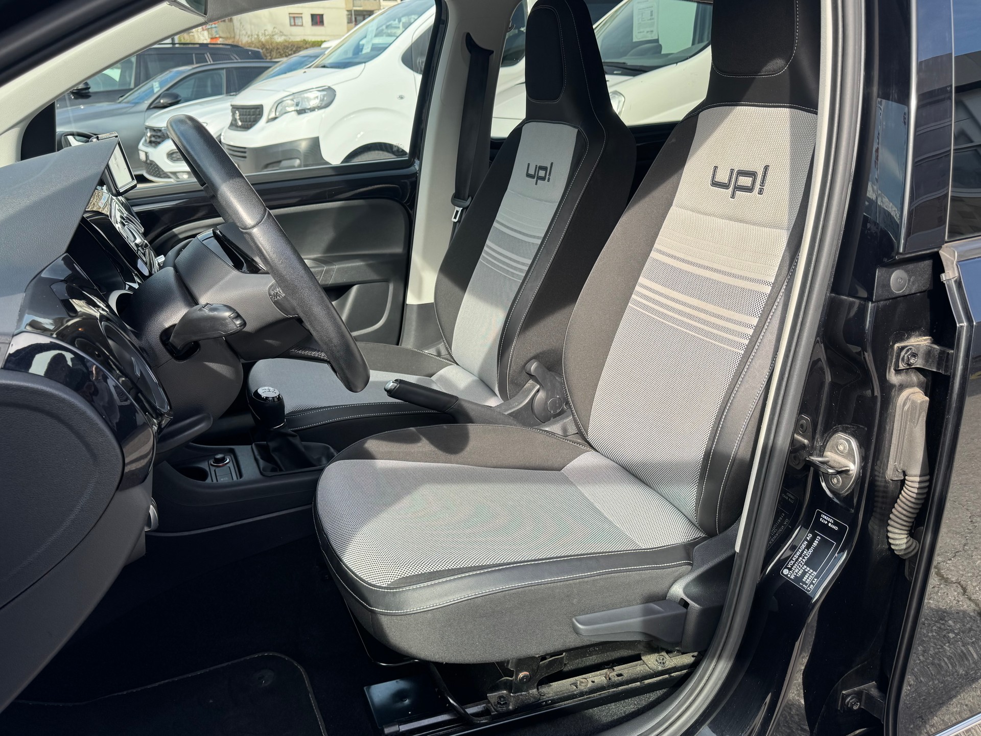 VW Up 1.0 BMT high up-image-11