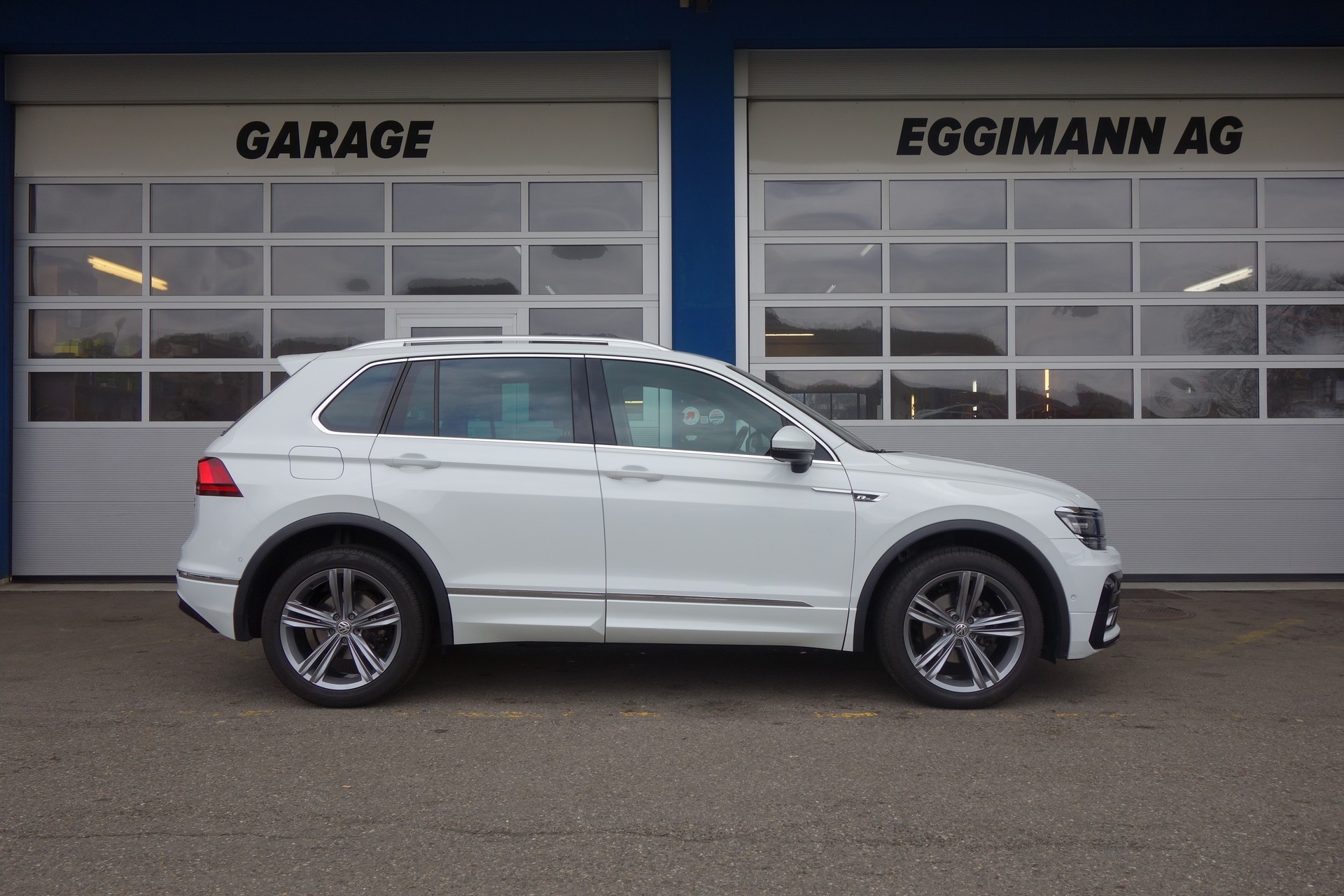VW Tiguan 2.0 TDI SCR R-Line 4Motion DSG-showroom-element-2