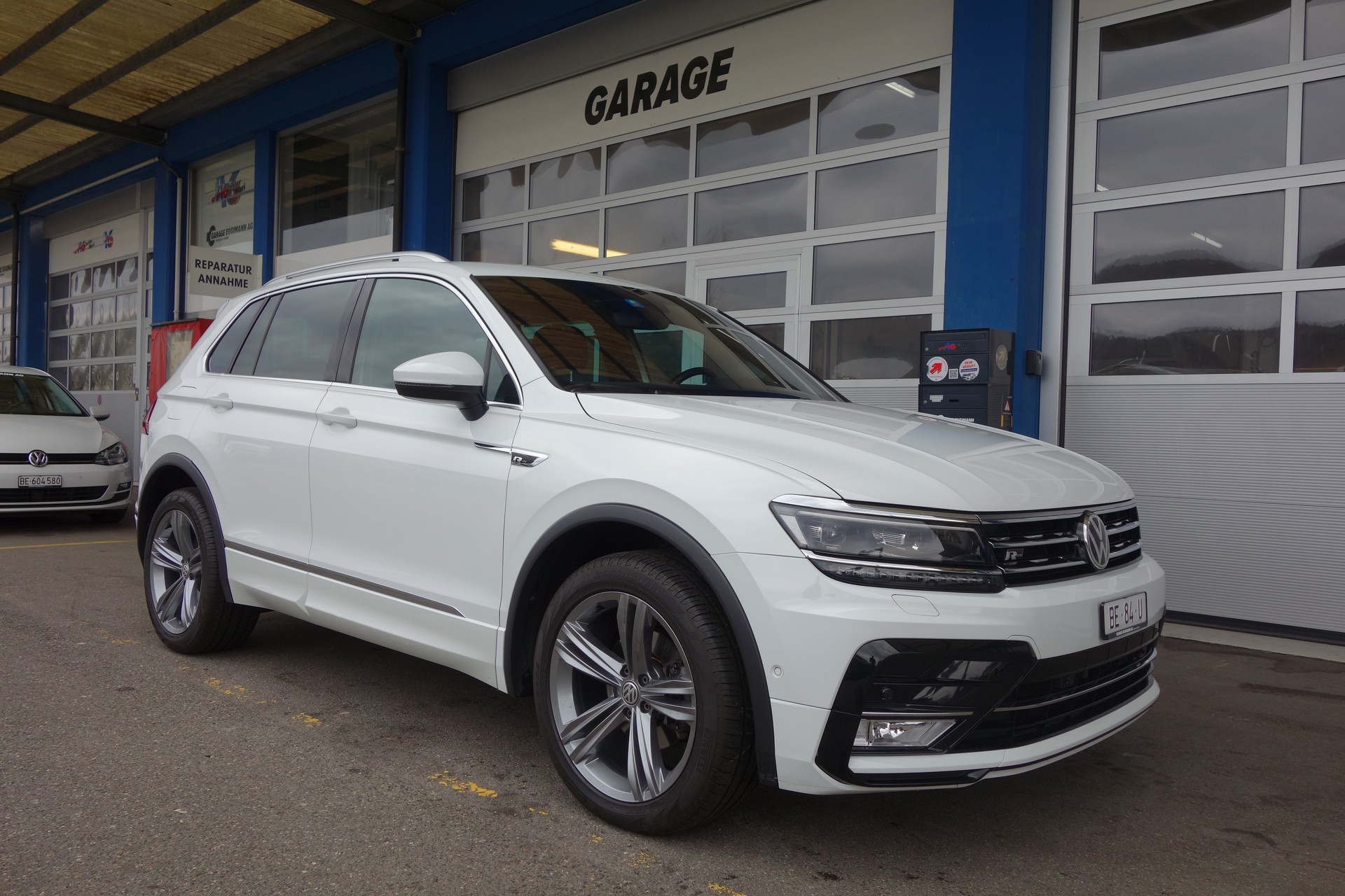 VW Tiguan 2.0 TDI SCR R-Line 4Motion DSG-showroom-element-1