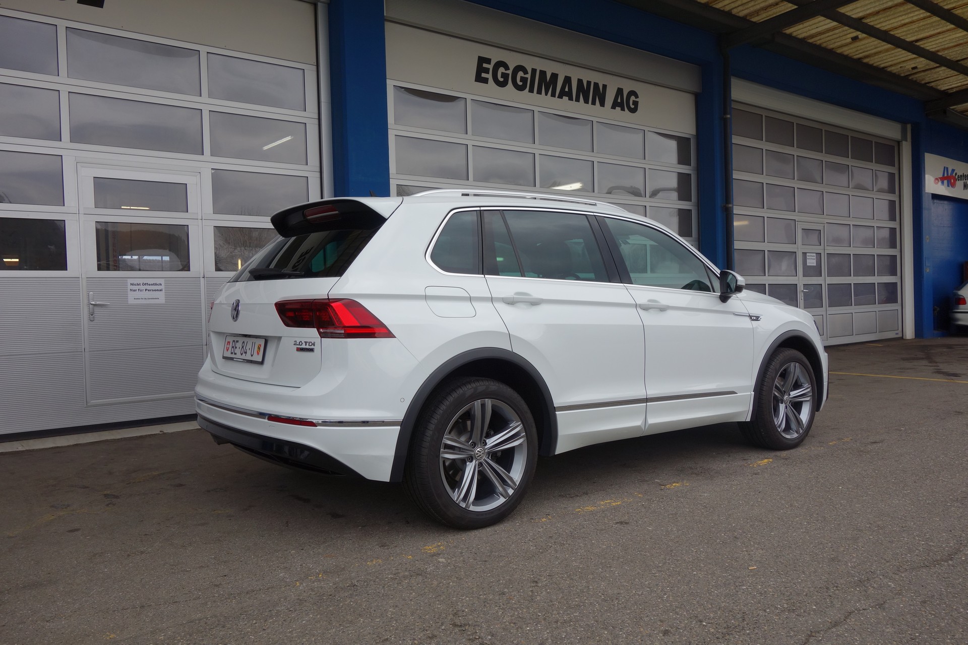 VW Tiguan 2.0 TDI SCR R-Line 4Motion DSG-showroom-element-3