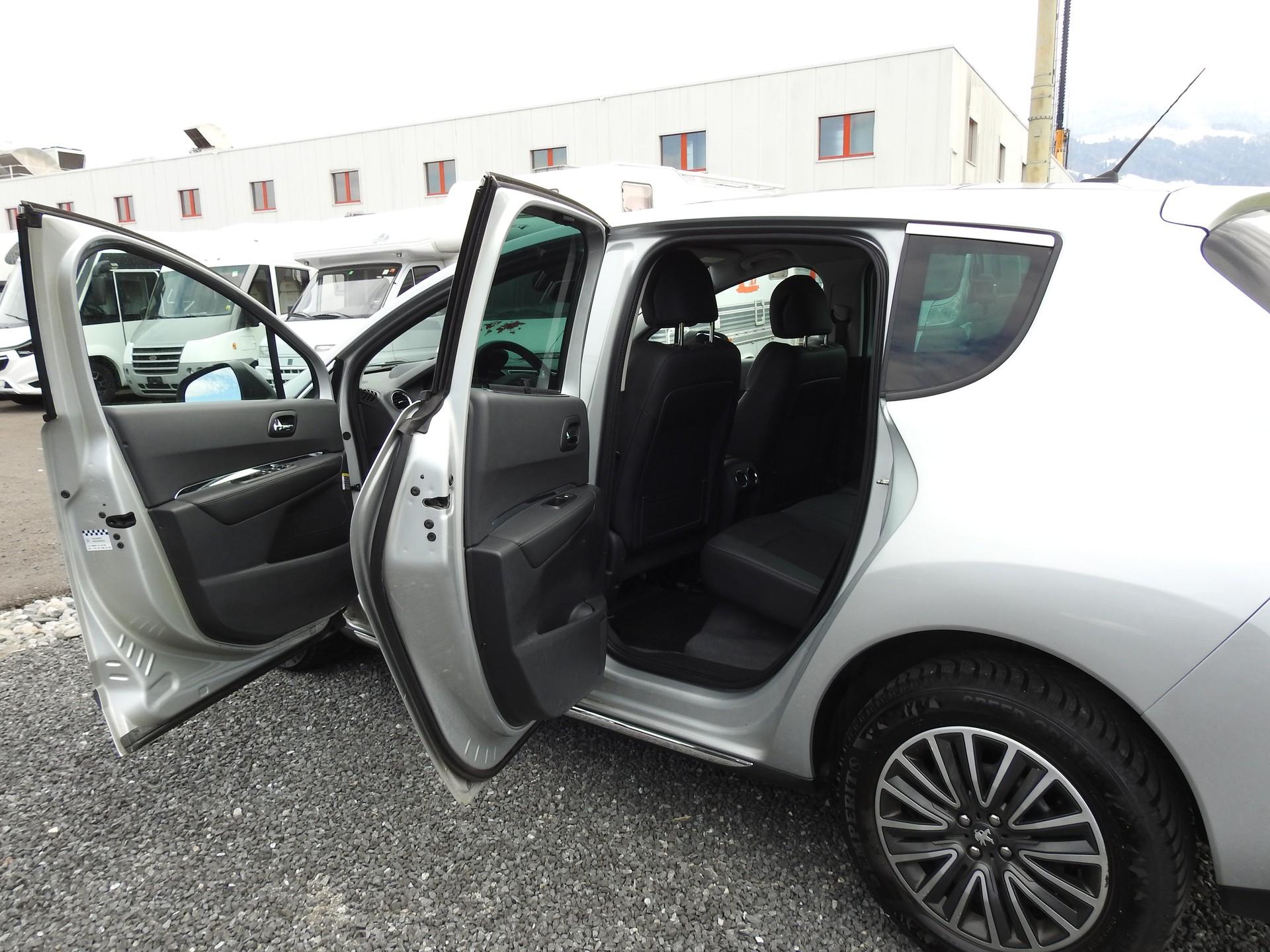 PEUGEOT 3008 1.6 1THP Sensation Tiptronic-image-14