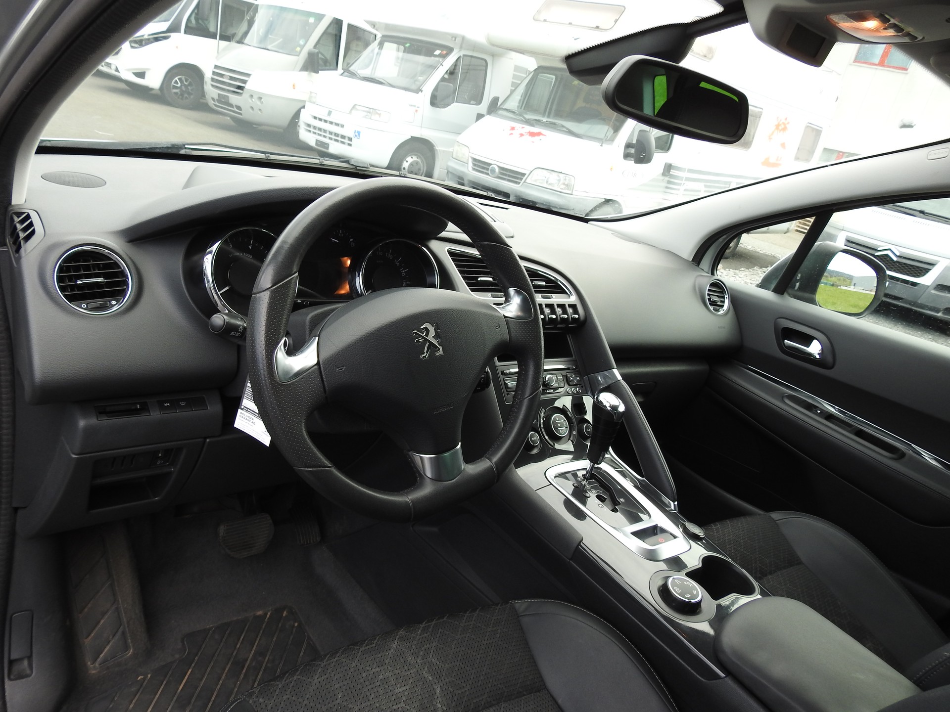 PEUGEOT 3008 1.6 1THP Sensation Tiptronic-image-12