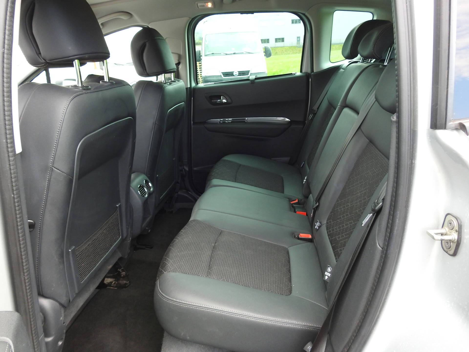 PEUGEOT 3008 1.6 1THP Sensation Tiptronic-image-13