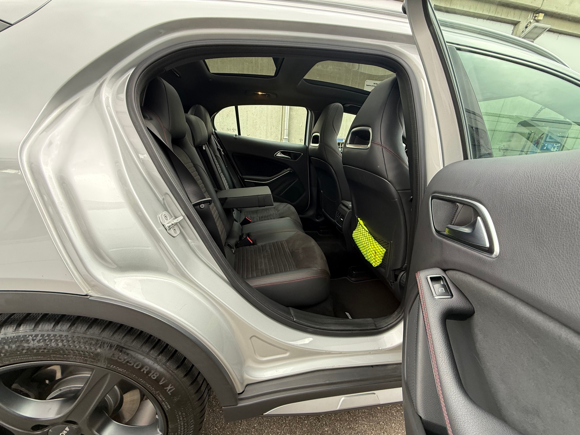 MERCEDES-BENZ GLA 250 AMG Line 4Matic 7G-DCT *CH Fahrzeug Frisch ab MFK *Panoramaglasdach *Sitzheizung *8 Fach bereift *Rückfahrkamera-image-13