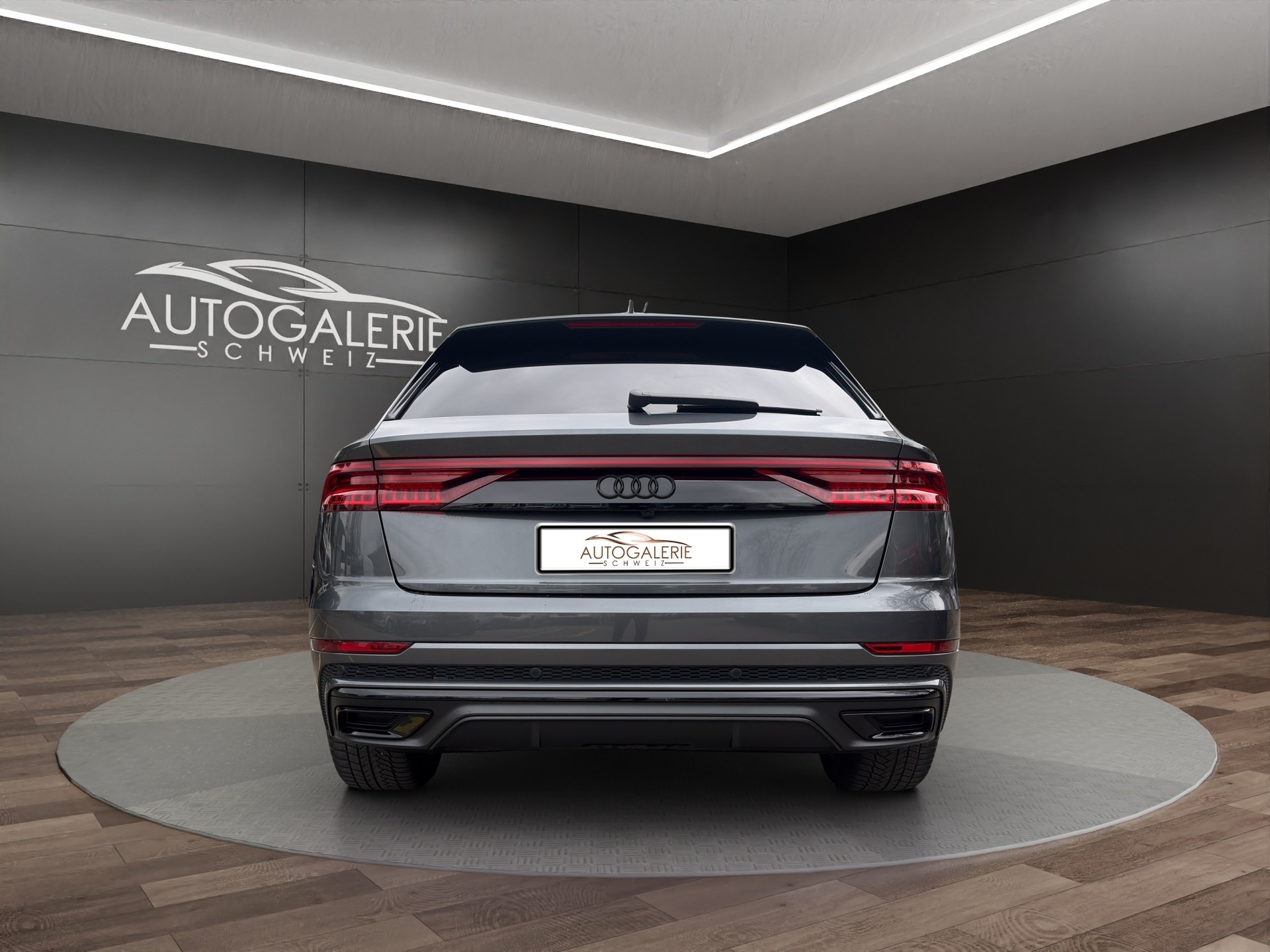 AUDI Q8 50 TDI quattro S-LINE | CH Fahrzeug | Black Paket | Pano | AHK | Luftfederung | B&O Sound | Head Up | Matrix |-showroom-element-3