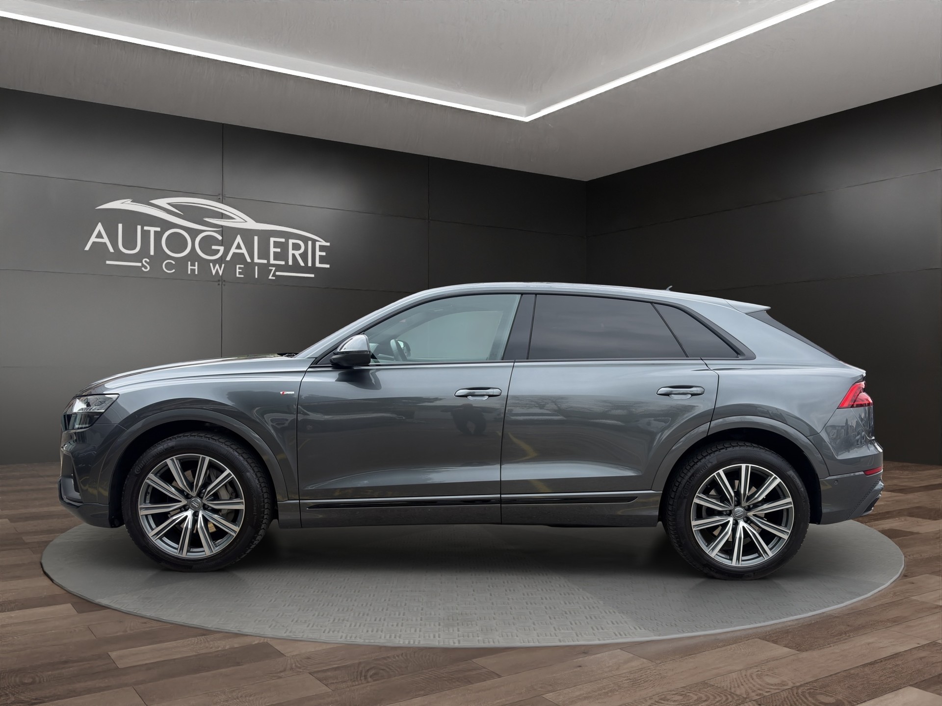 AUDI Q8 50 TDI quattro S-LINE | CH Fahrzeug | Black Paket | Pano | AHK | Luftfederung | B&O Sound | Head Up | Matrix |-showroom-element-1