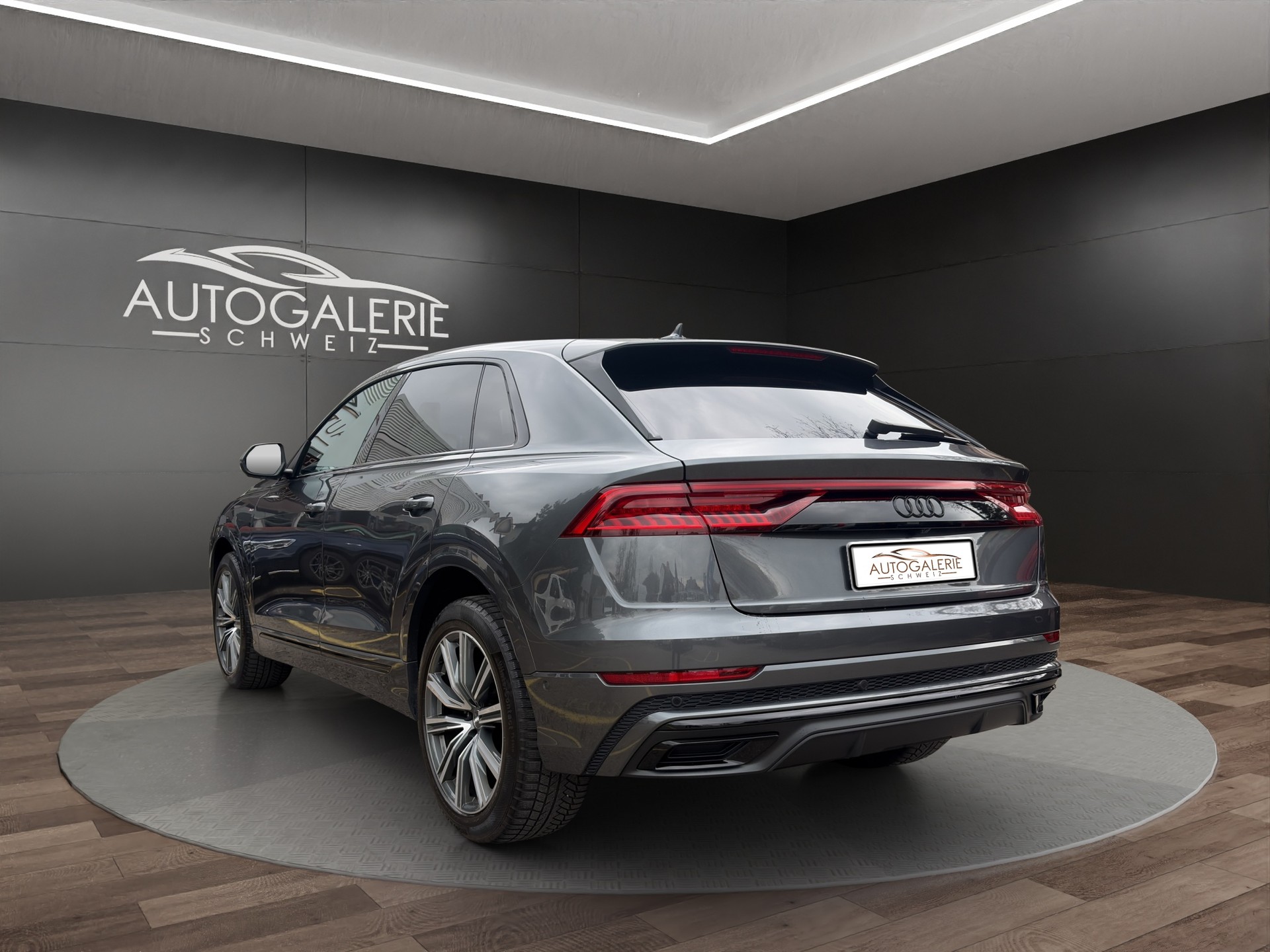 AUDI Q8 50 TDI quattro S-LINE | CH Fahrzeug | Black Paket | Pano | AHK | Luftfederung | B&O Sound | Head Up | Matrix |-showroom-element-2