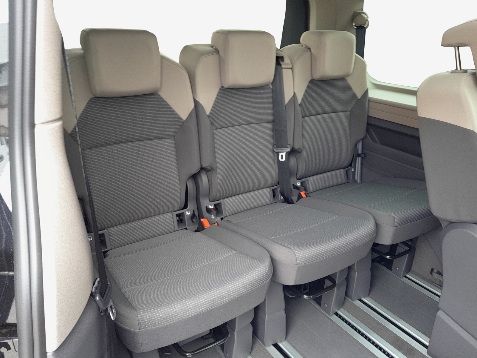 VW Multivan 2.0 TDI Liberty DSG-image-13