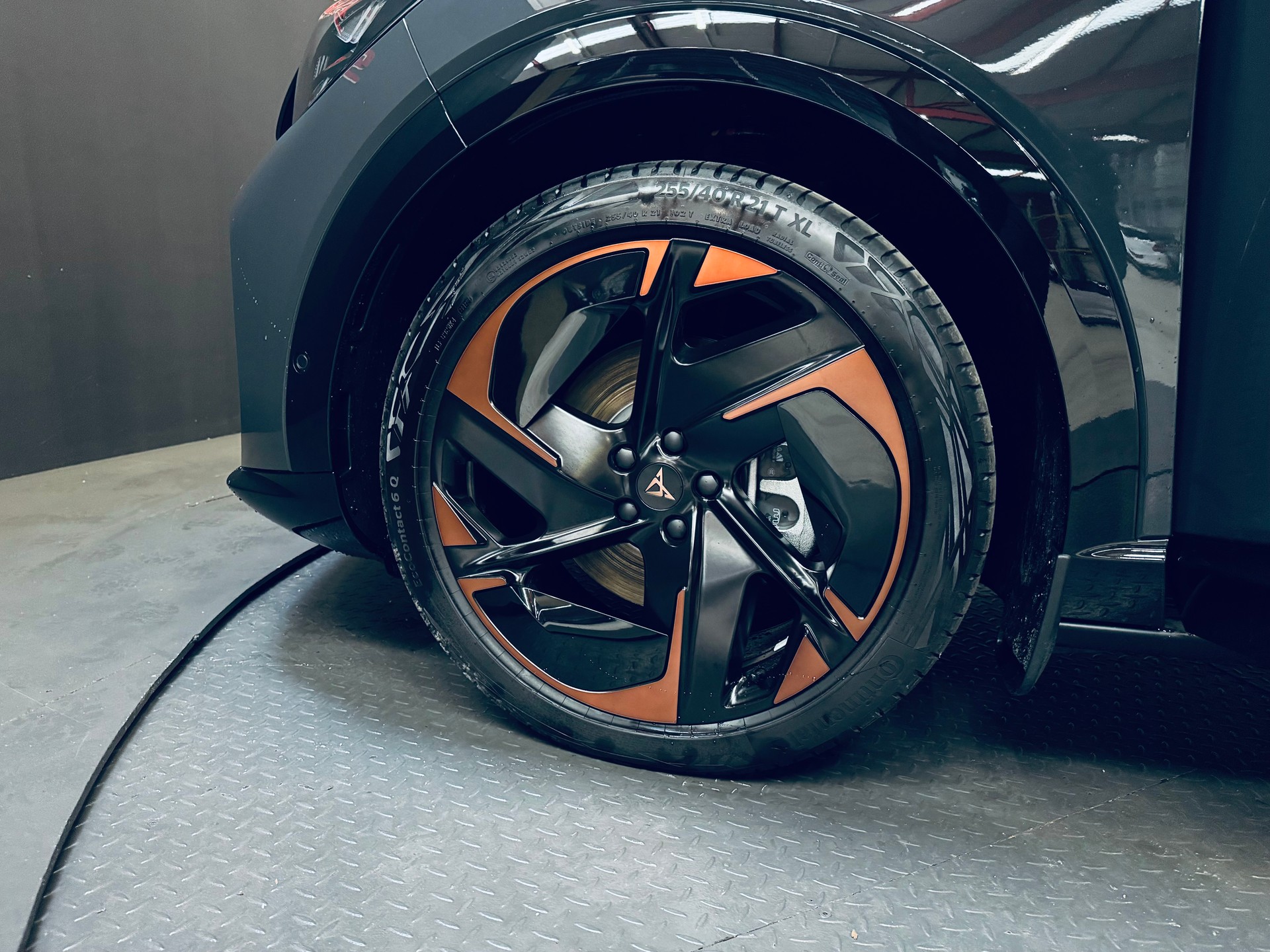CUPRA Tavascan Type 9 77 kWh VZ Adrenaline-image-10